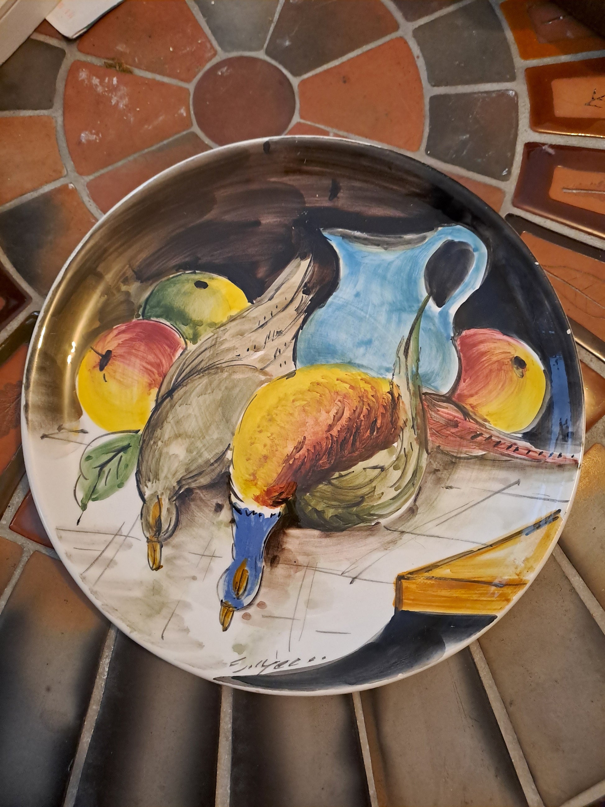 Assiette murale. Nature Morte Aux Pigeons. Signé. Ancien décoration Vintage 