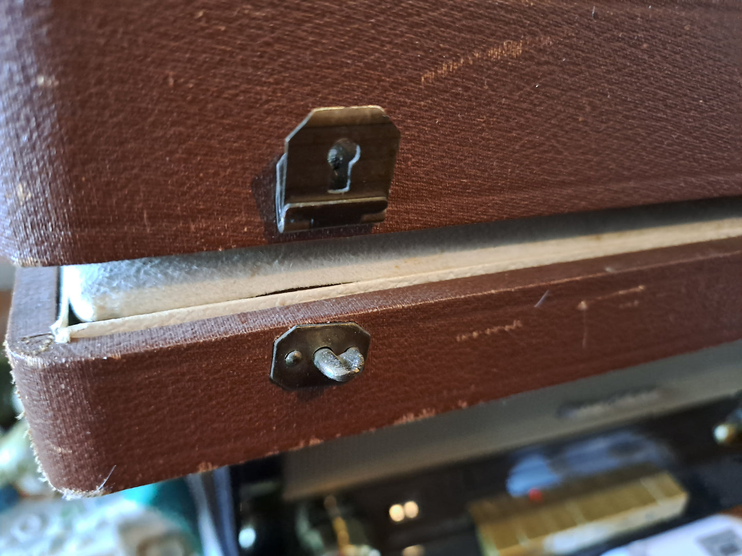 Salerons et porte-couteaux. Art deco. Années 20. Signé.