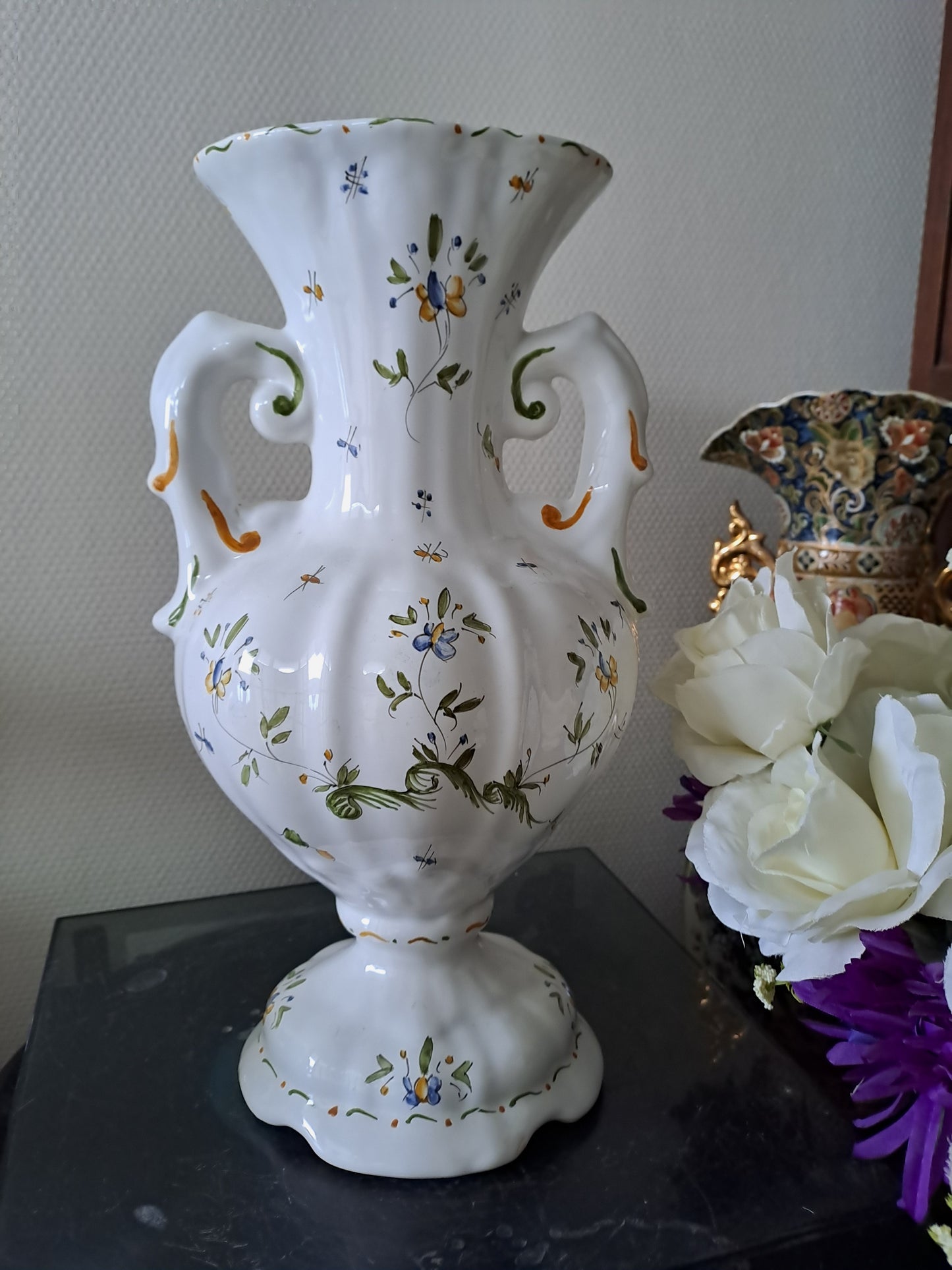 Vase Moustiers. Peint à la main.