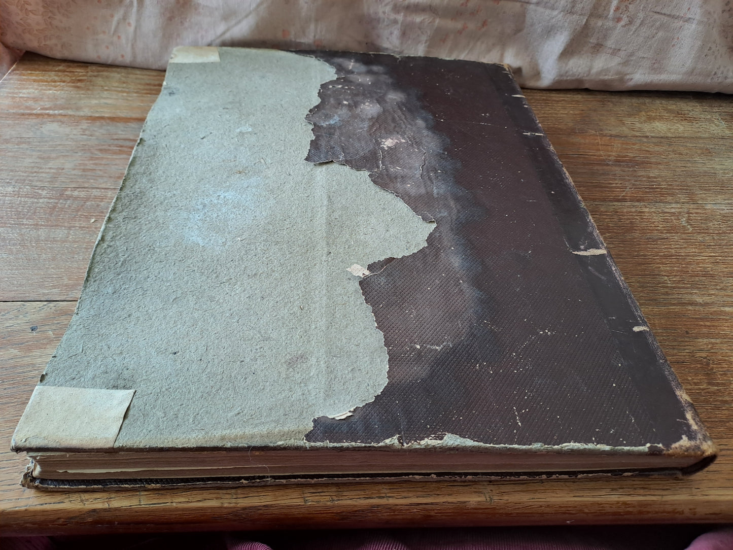 Revues " Le Journal illustré " pour l'année 1869. Ancien livre vintage.