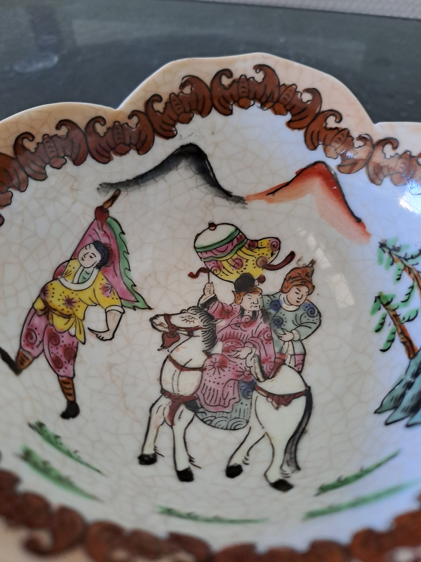 Bol Riz Chinois 1. Porcelaine forme Fleur de Lotus. Chine  Signé En Rouge