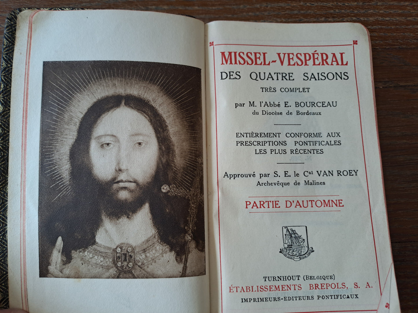 Missel vespéral des quatres saisons. Automne. Ancien livre de prières catholique vintage
