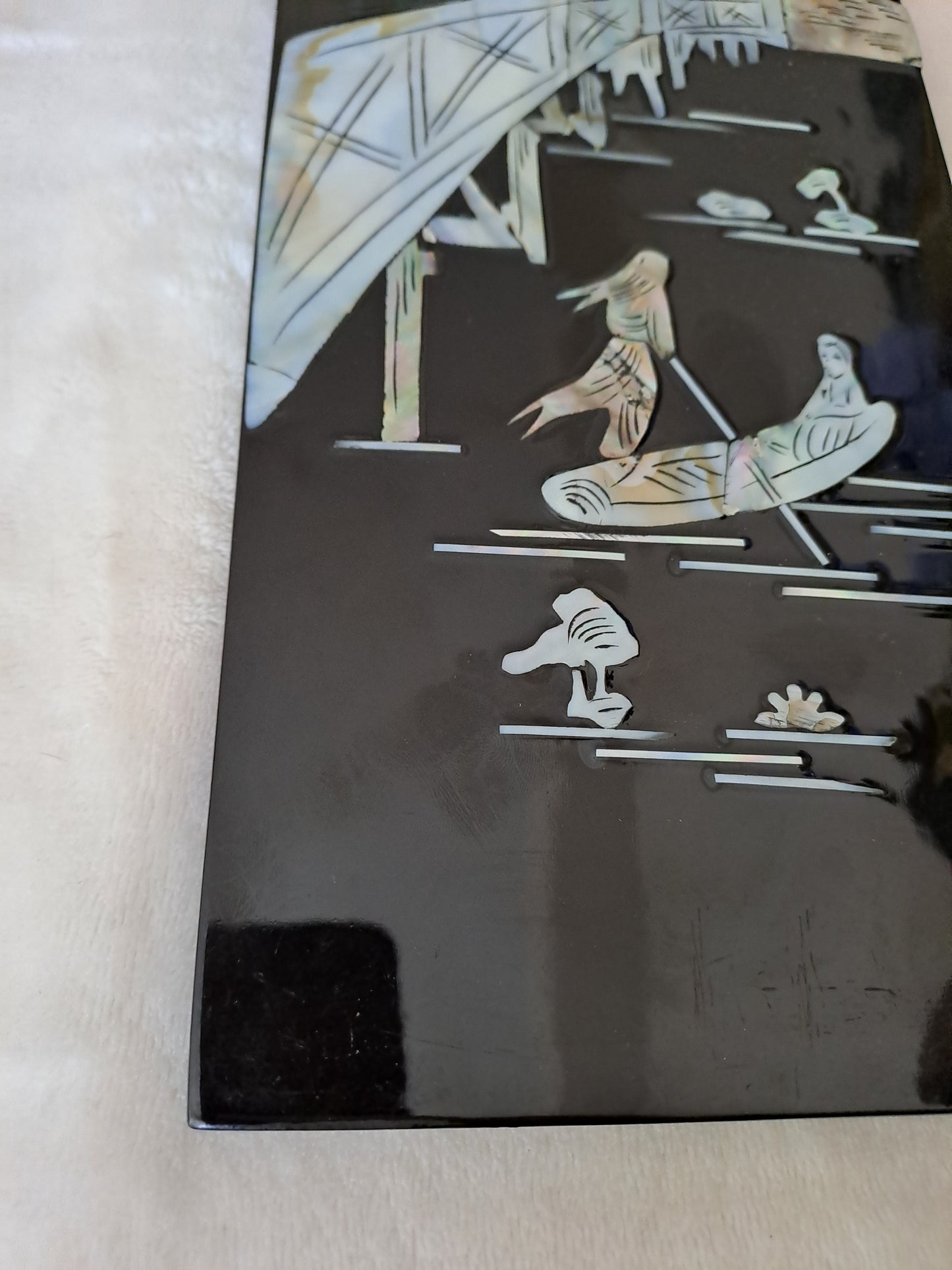 Panneau De Laque Marquetés Instration De Nacre.