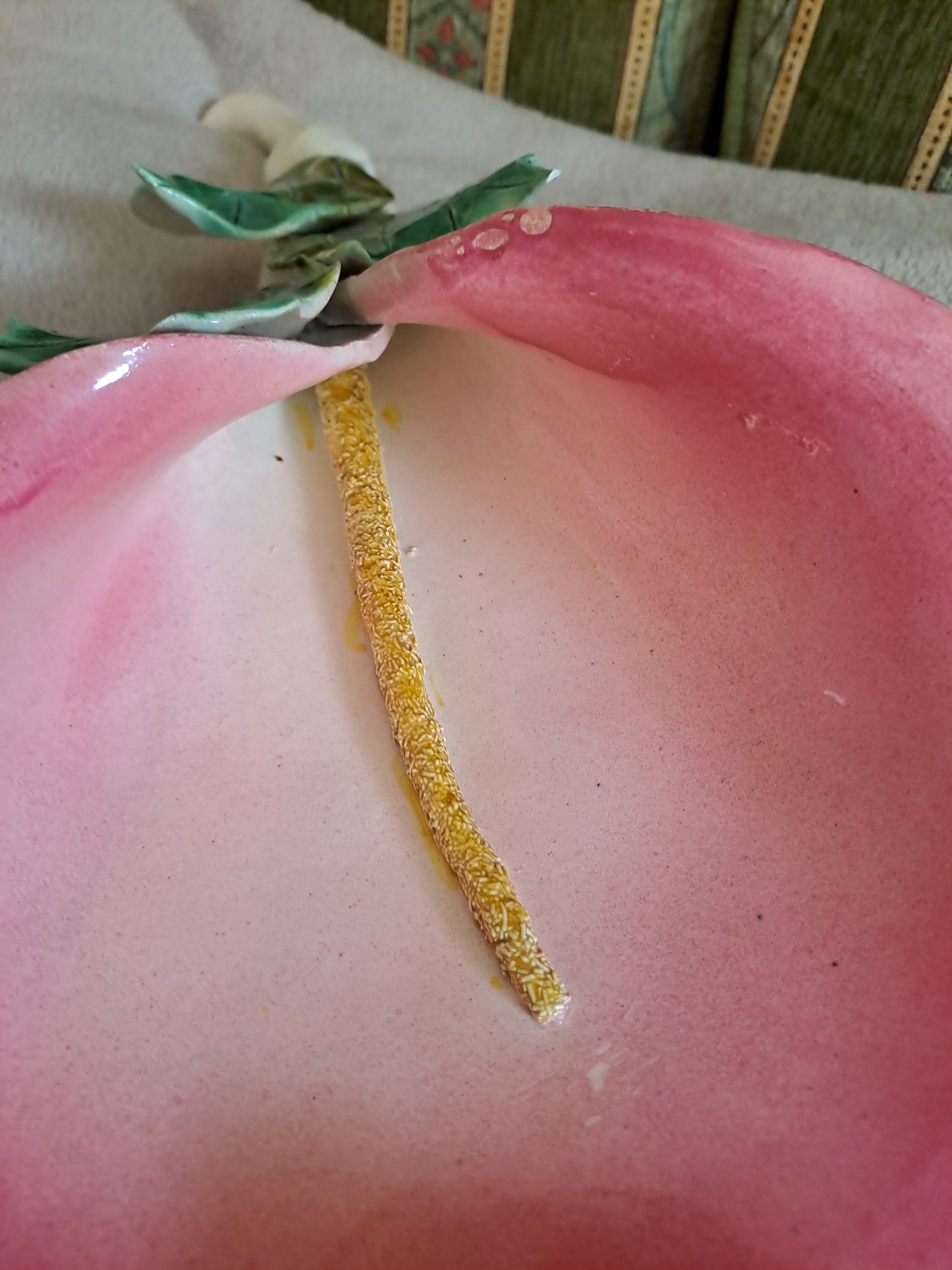 Bouquetiere représentant une fleur. Signé. 41 cm. Ancien decoration vintage.