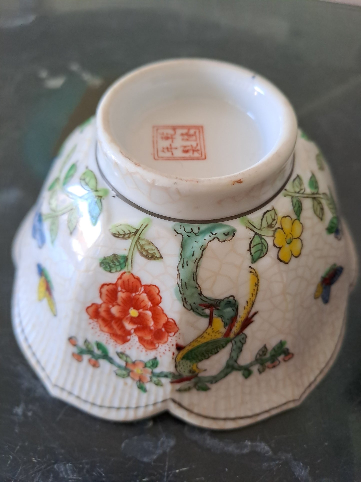 Bol  Porcelaine. Chine. Oiseau Branché. Signé En Rouge À Identifier.