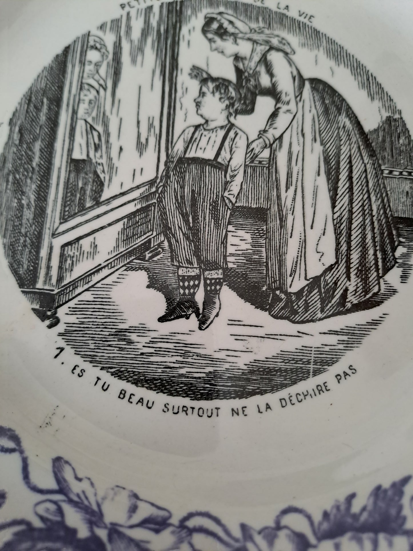 Assiette décorative Parlante. N°1. Les petits bonheurs de la vie. H. B. Choisy Le Roi.