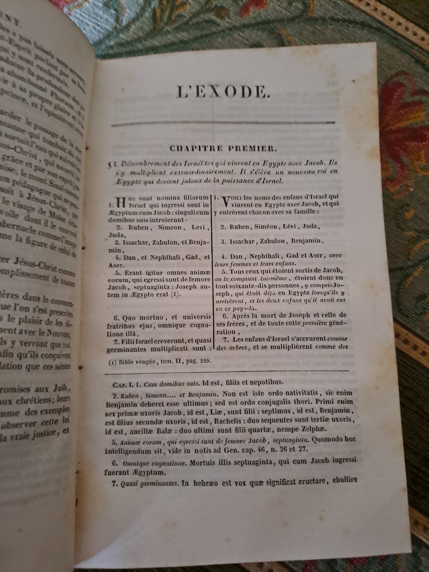 Bible. T1. 1835. R P De Carrières Commentaires De Menochius.