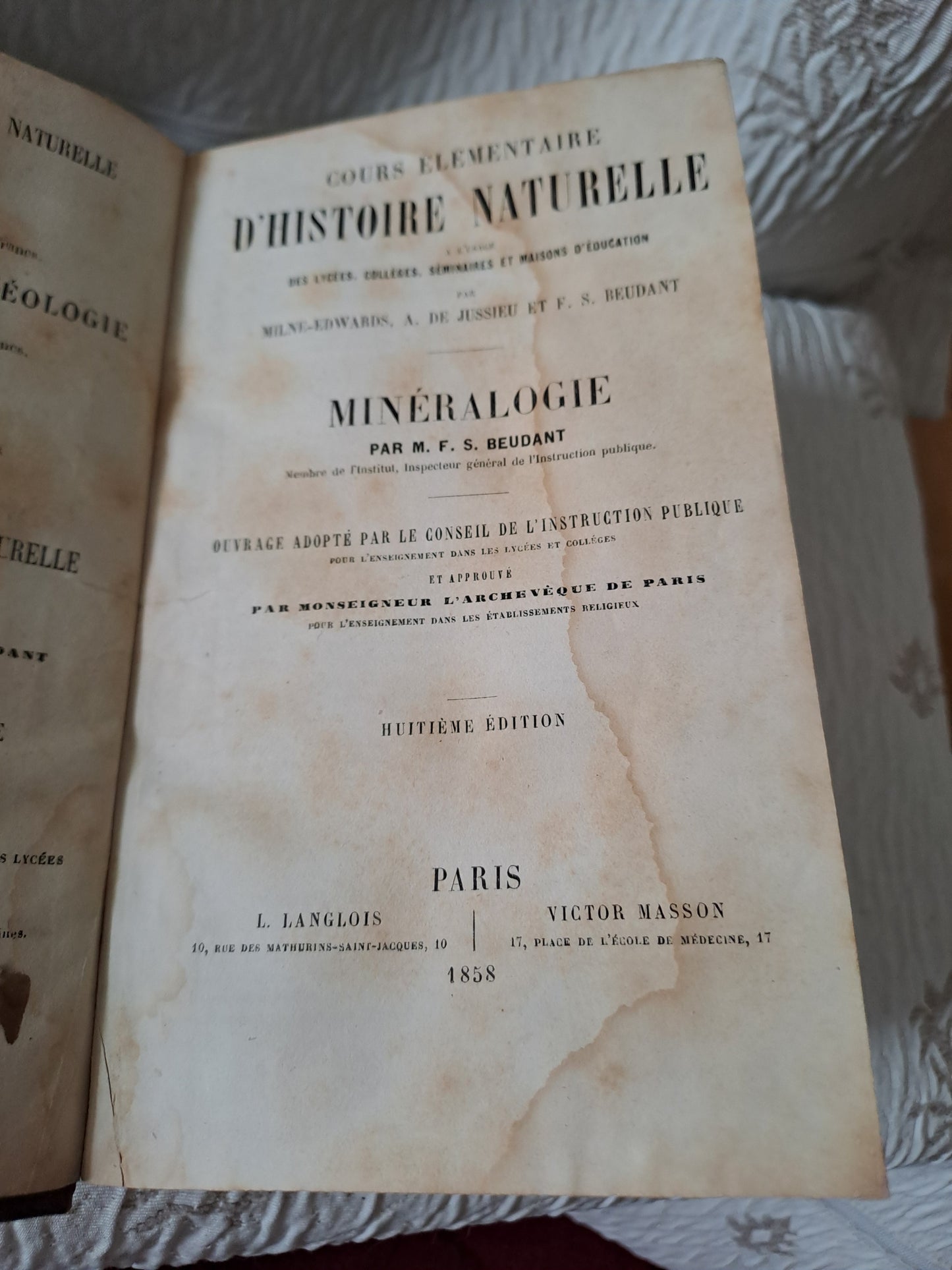 Cours élémentaire d'histoire naturelle  minéralogie et géologie. Par Beudant. 1858. Ancien livre vintage catholique.