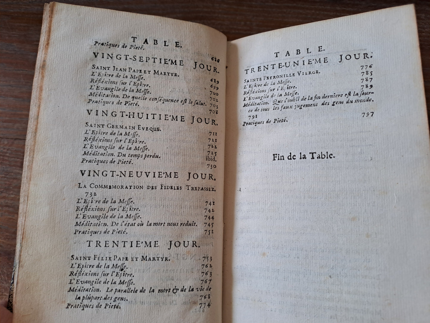 Année chretienne. Mai ( may) 1716. Exercices de piété pour tous les jours. Ancien livre vintage catholique.