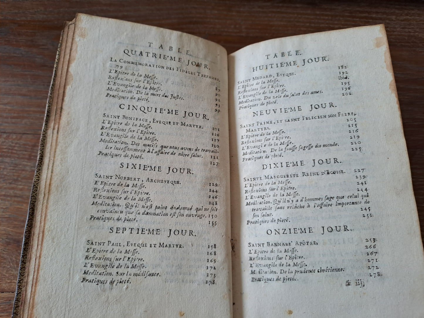 Année chretienne. Juillet 1718. Exercices de piété pour tous les jours. 1718. Ancien livre vintage catholique.