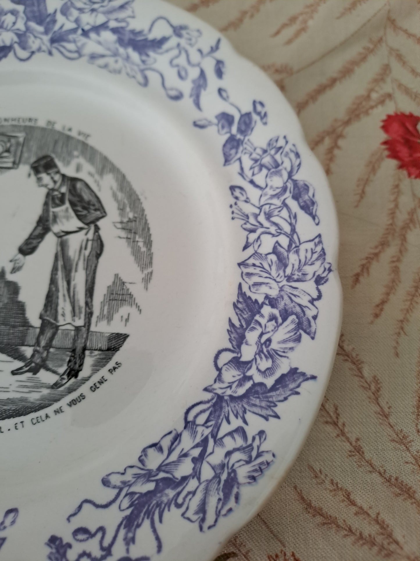 Assiette décorative Parlante. N°3. Les petits bonheurs de la vie. H. B. Choisy Le Roi.