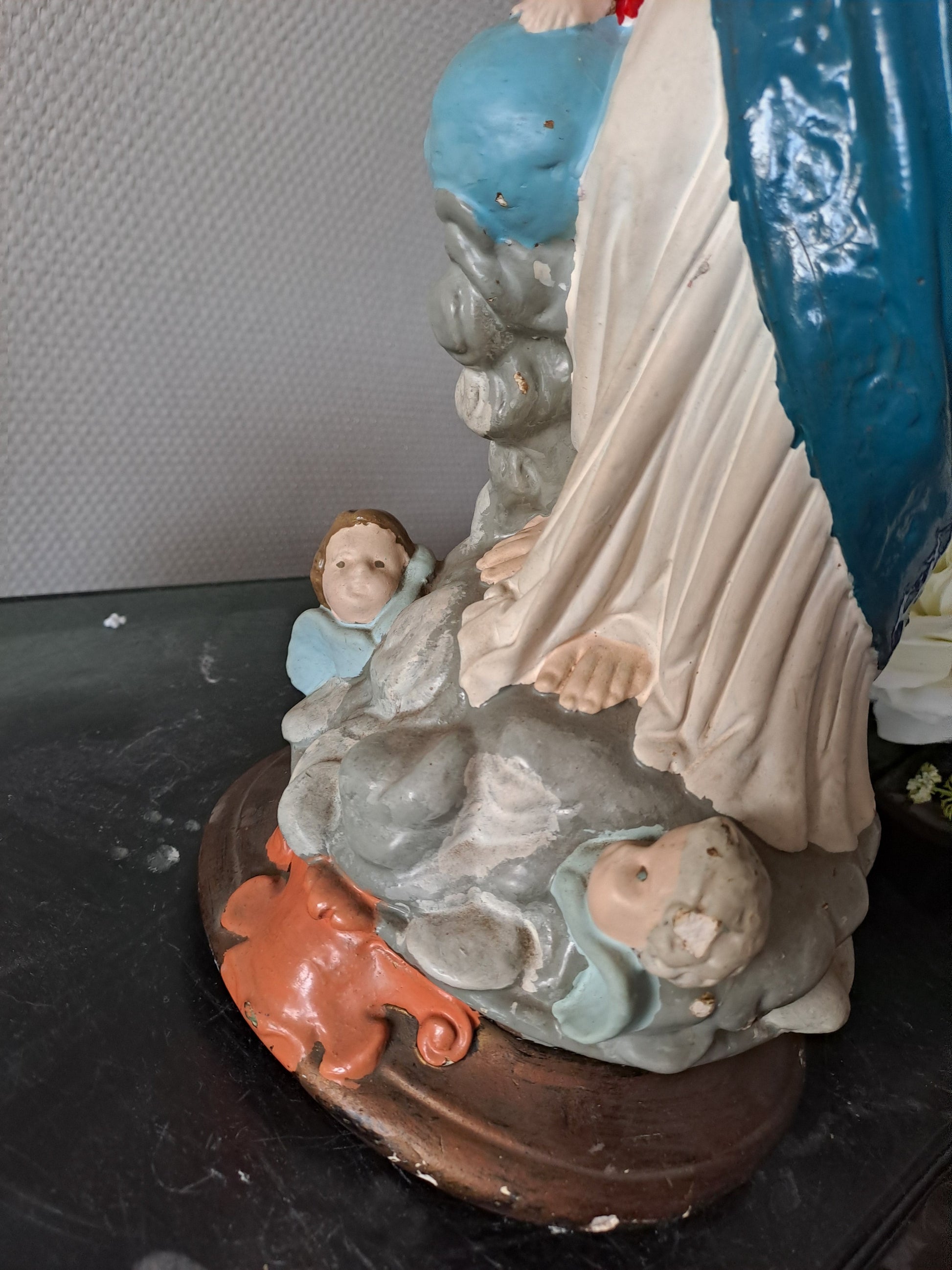 Statue représentant Notre-Dame des Victoires. 46 cm de haut. N°2. Ancien Vintage catholique. 