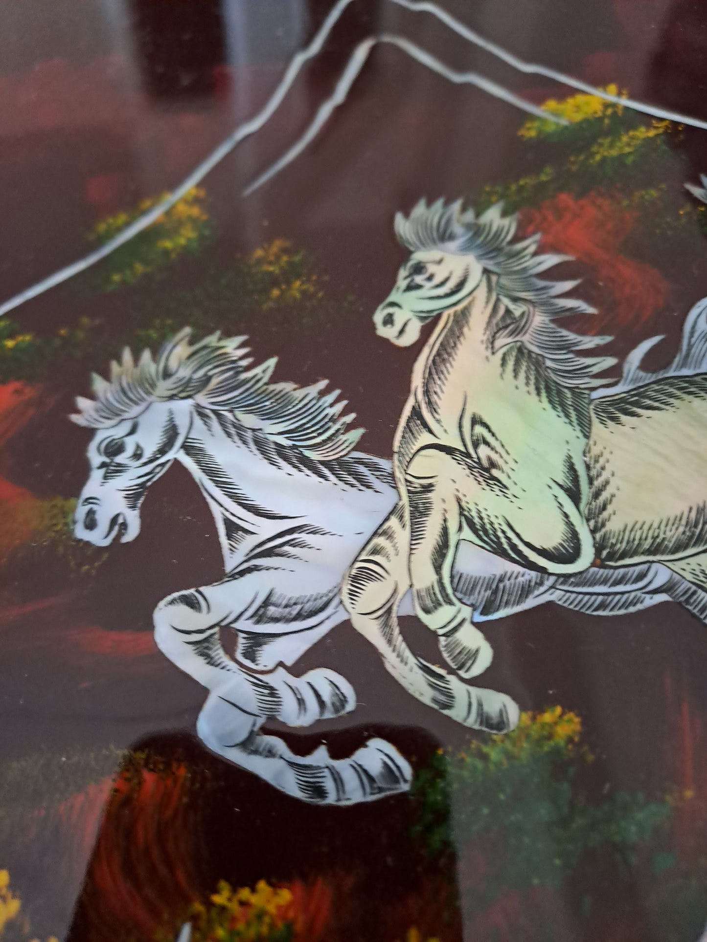 Panneau De Laque Marquetés Instration De Nacre. Chevaux aux galops. Ancien décoration vintage asie asiatique.