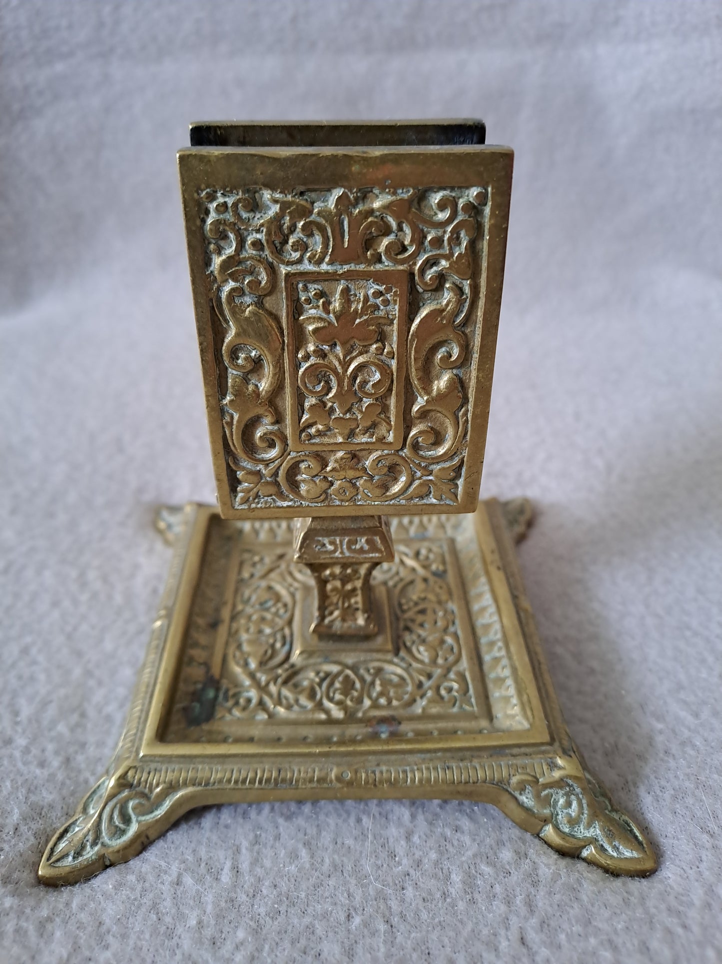 Porte allumettes/ Pyrogène.