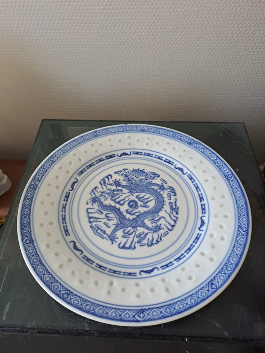 Assiette decorative dragon. Peint à la main. Signé en bleu. Ancien decoration vintage asie.