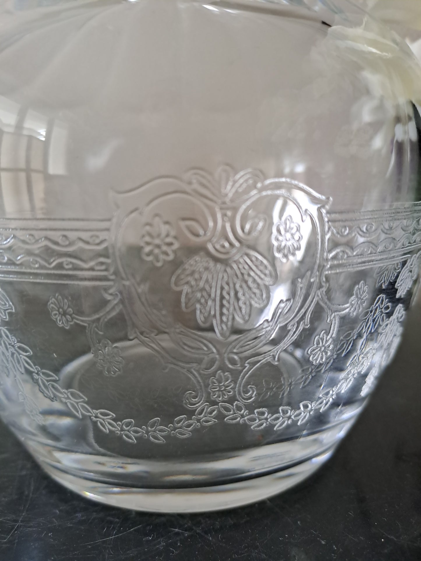 Pichet décanteur en cristal d'Arques modèle Dampierre. Emballage d'origine.