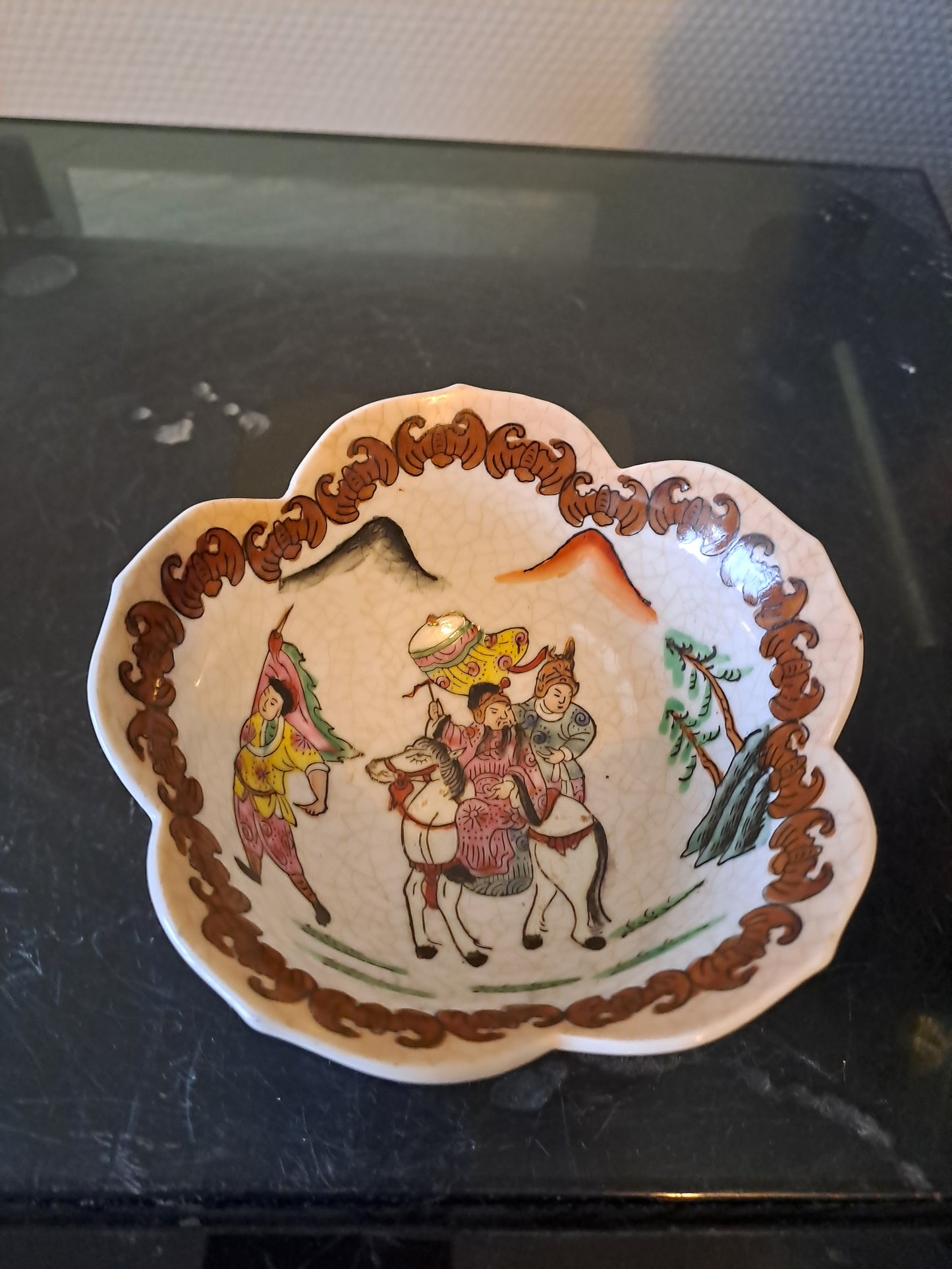 Bol Riz Chinois 1. Porcelaine. Peint à la main. Asiatique. Signé En Rouge. Ancien decoration vintage.