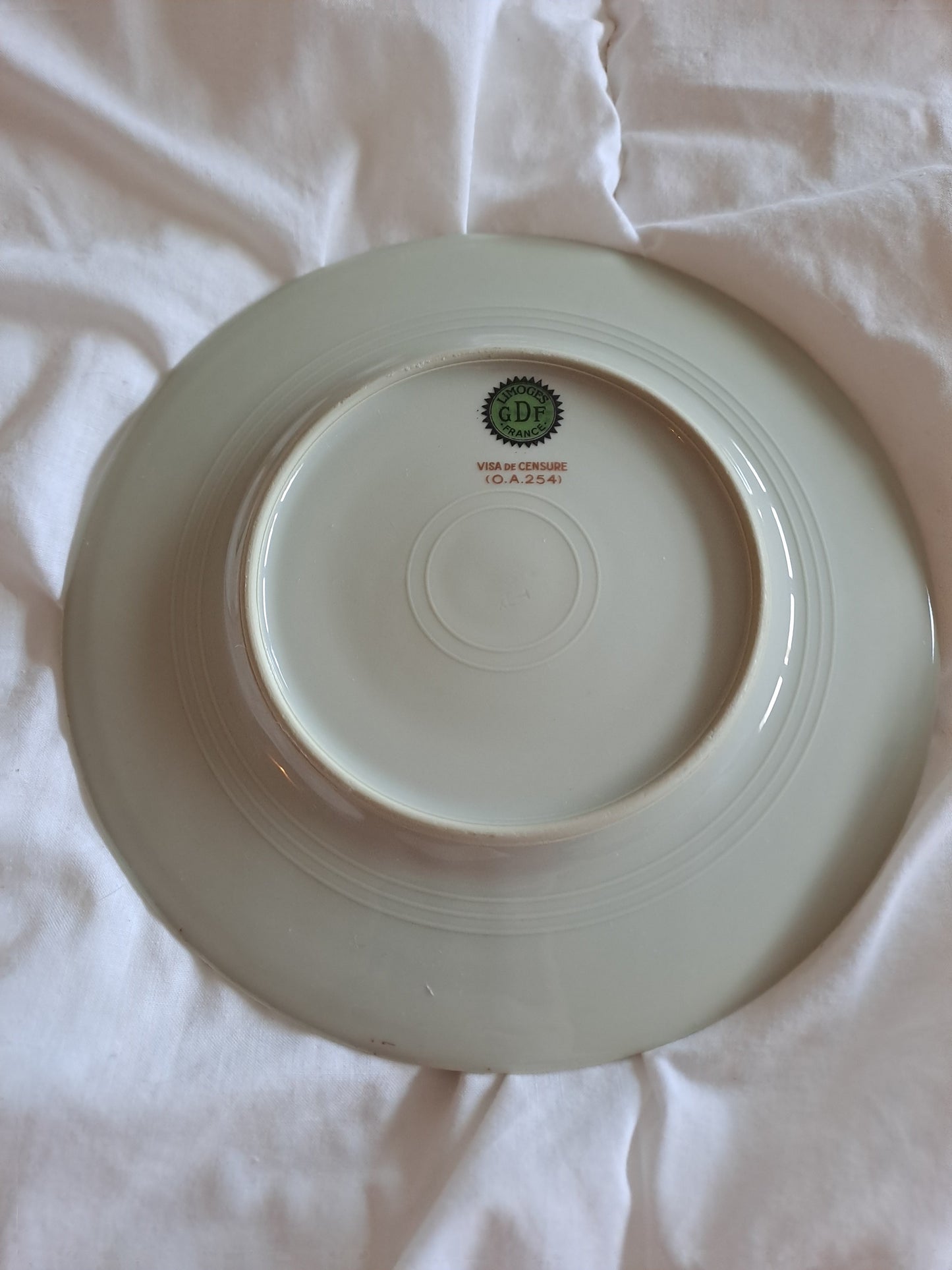 Assiette décorative représentant Philippe Pétain. Porcelaine Limoges France. 19 cm. Ancien décoration vintage