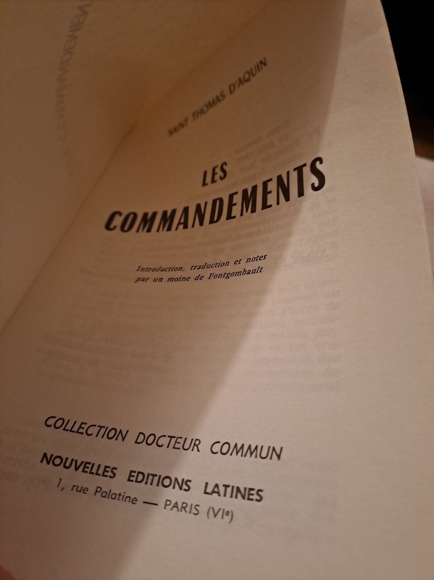 Somme theologique. Les commandements. Saint Thomas D'Aquin. 1969. Ancien livre vintage catholique sacré-coeur.