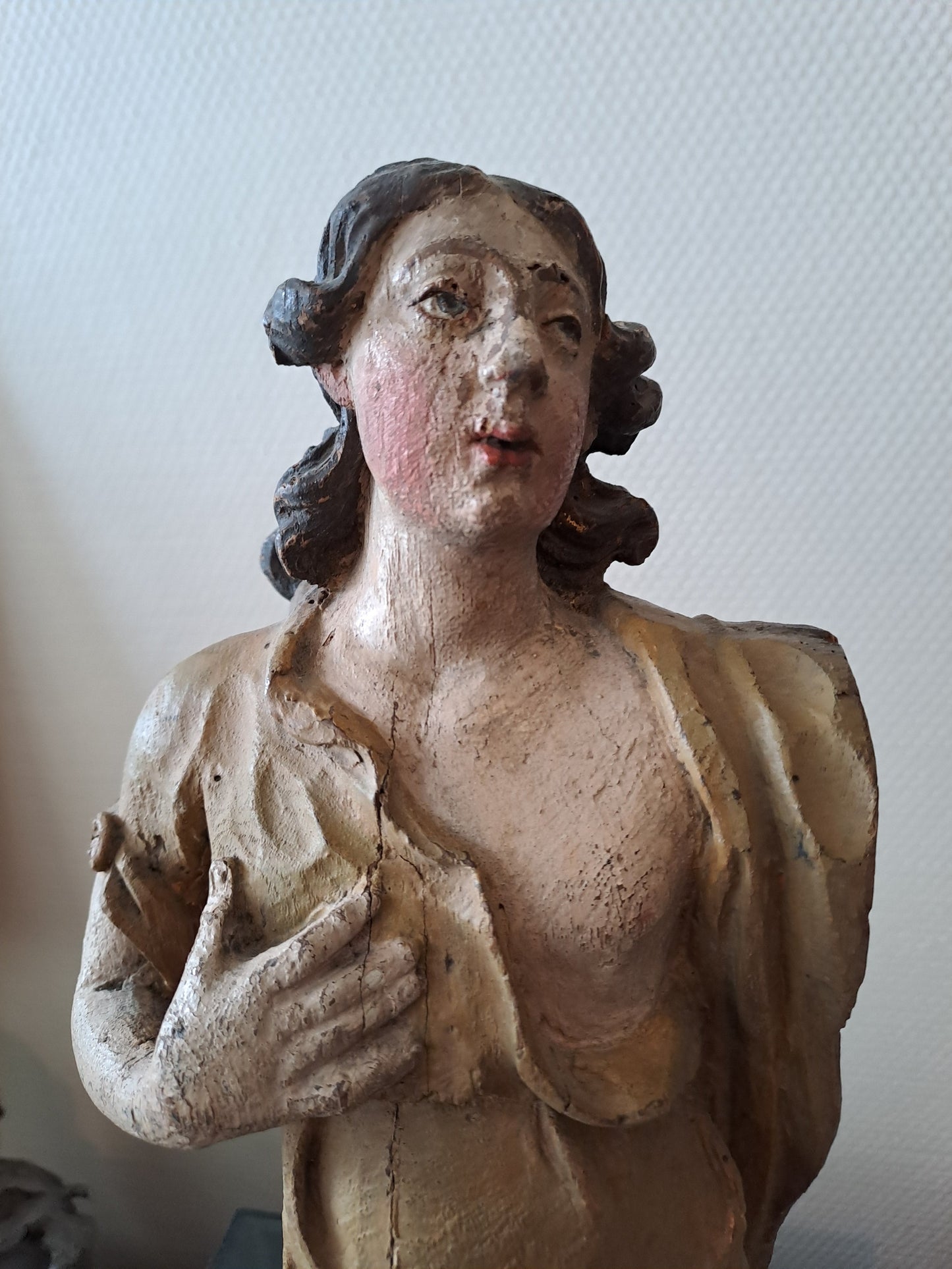 Statue en bois Polychrome. Représentant Saint Jean-Baptiste. 1ere moitié du XVIII eme. Ancien Vintage catholique. 