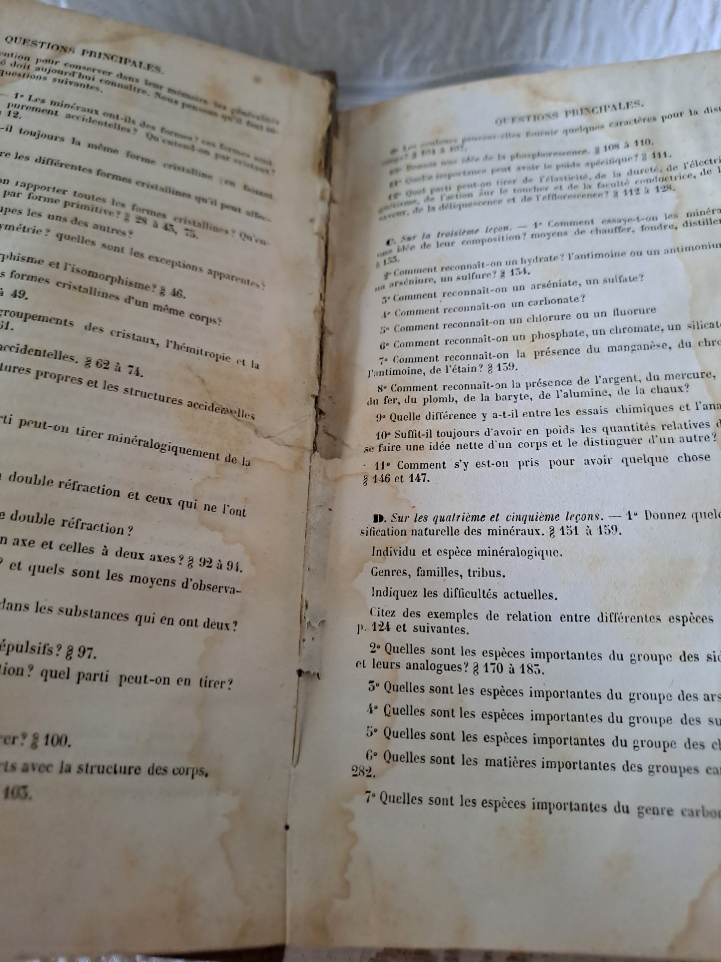 Cours élémentaire d'histoire naturelle  minéralogie et géologie. Par Beudant. 1858. Ancien livre vintage catholique.