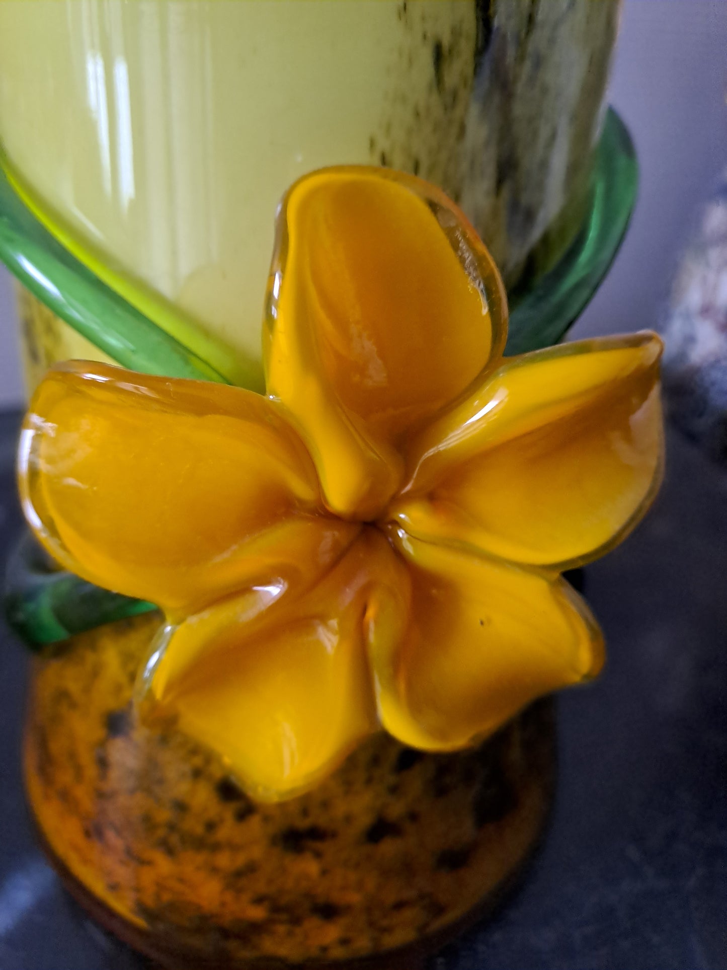 Vase En Pâte De Verre.