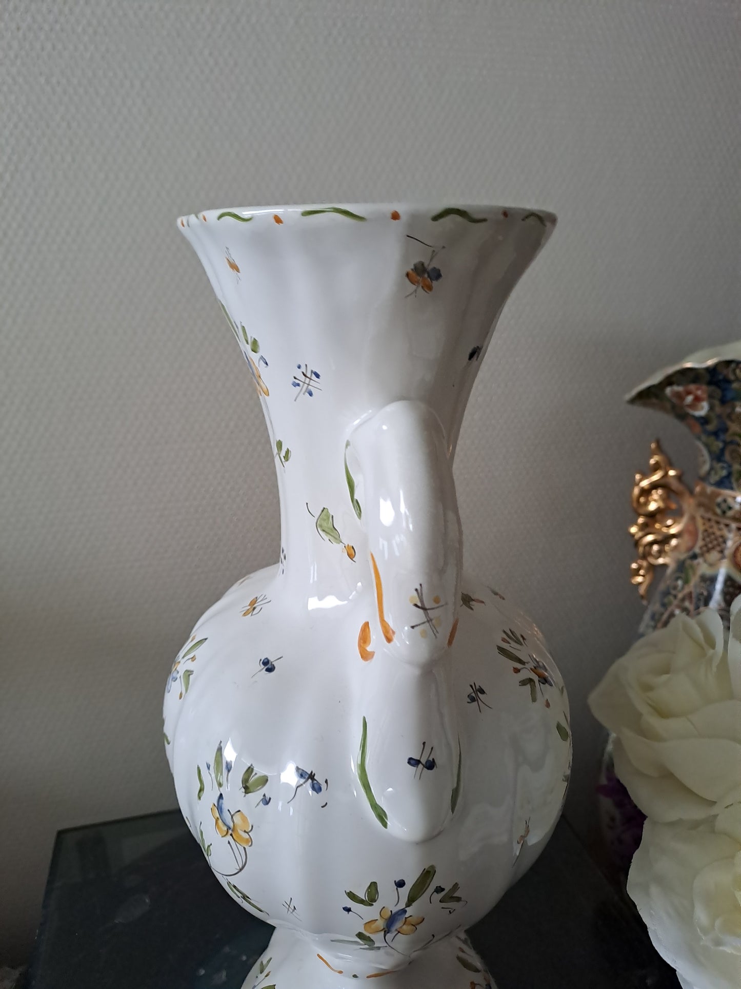 Vase Moustiers. Peint à la main.