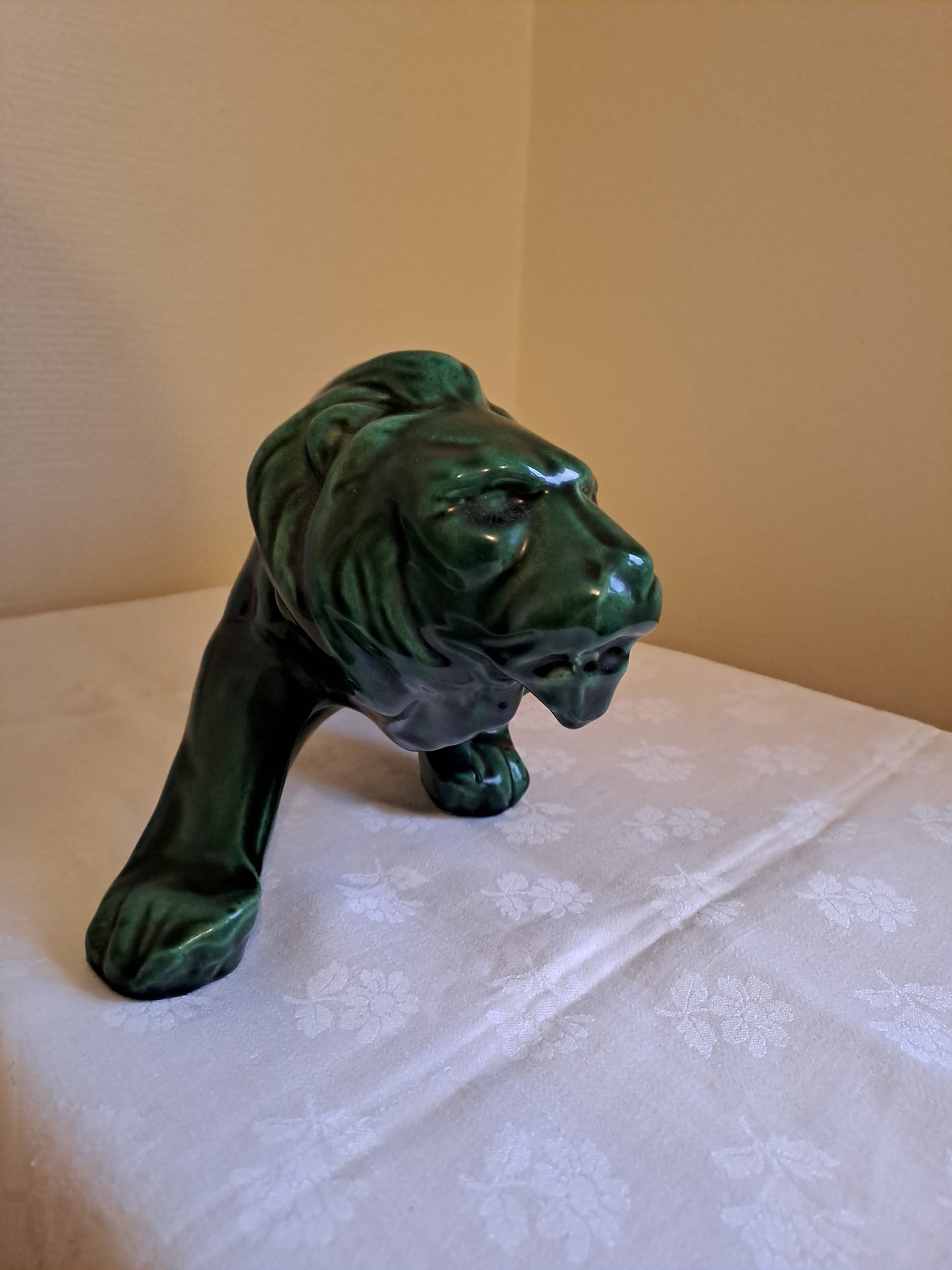 Statue Lion Vert Faïencerie de Longchamp. Ancien décoration vintage.