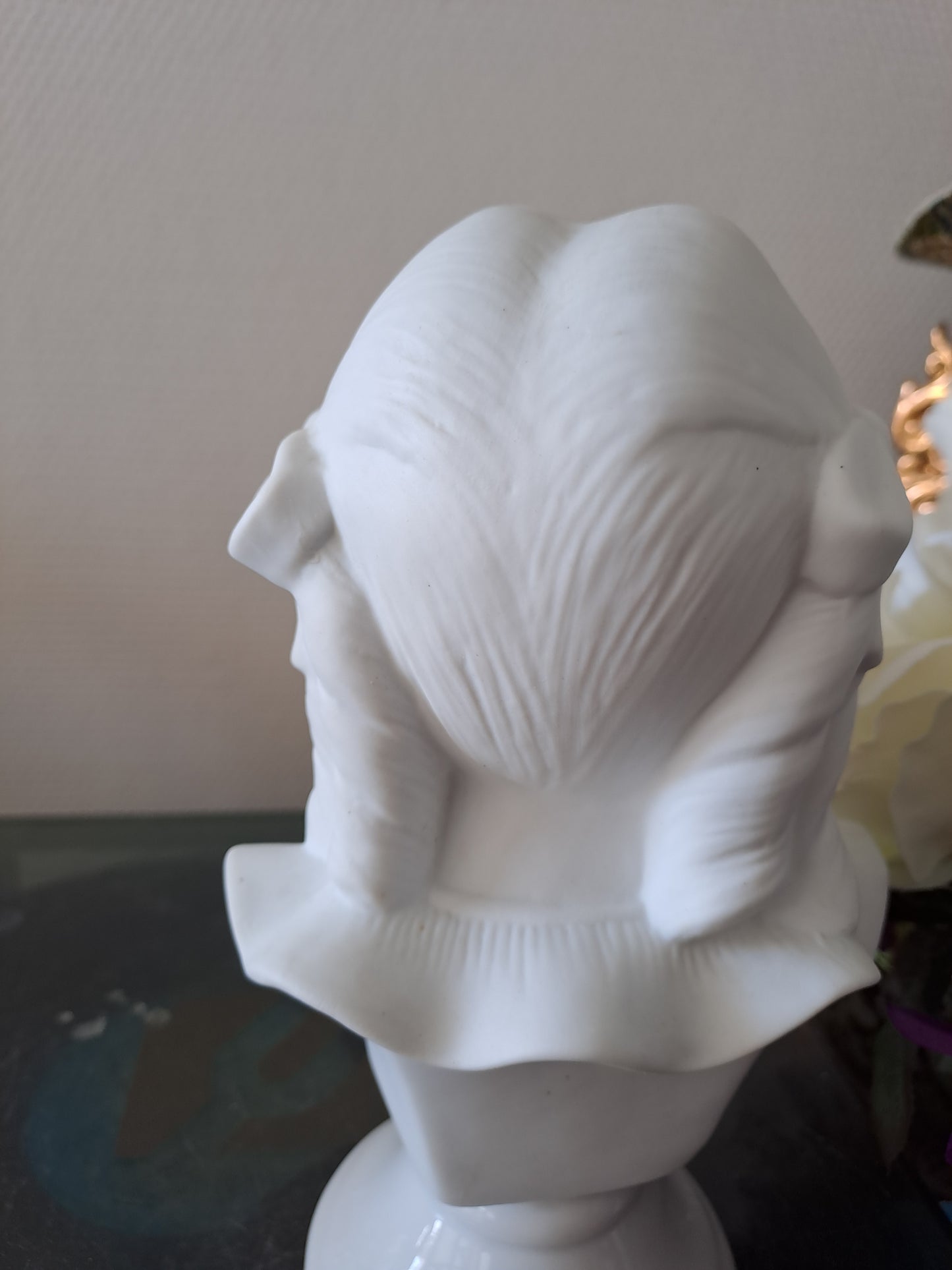 Buste fillette. Porcelaine et biscuits. Sumbo.