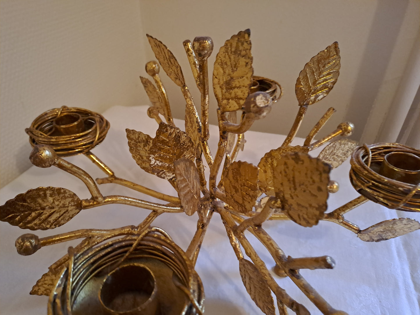 Bougeoirs 4 feux. Feuilles doré. Ancien décoration vintage.