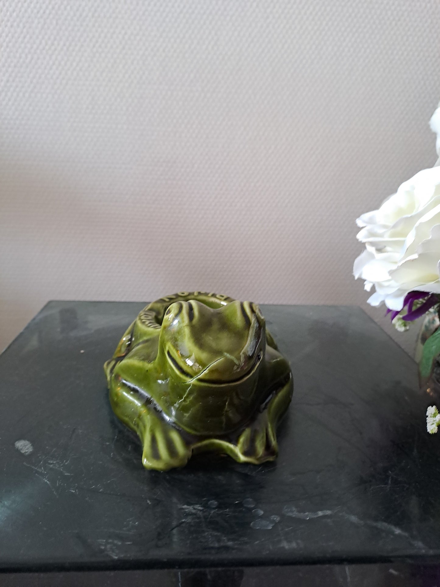 Cendrier grenouille l'héritier guyot. 19 cm.