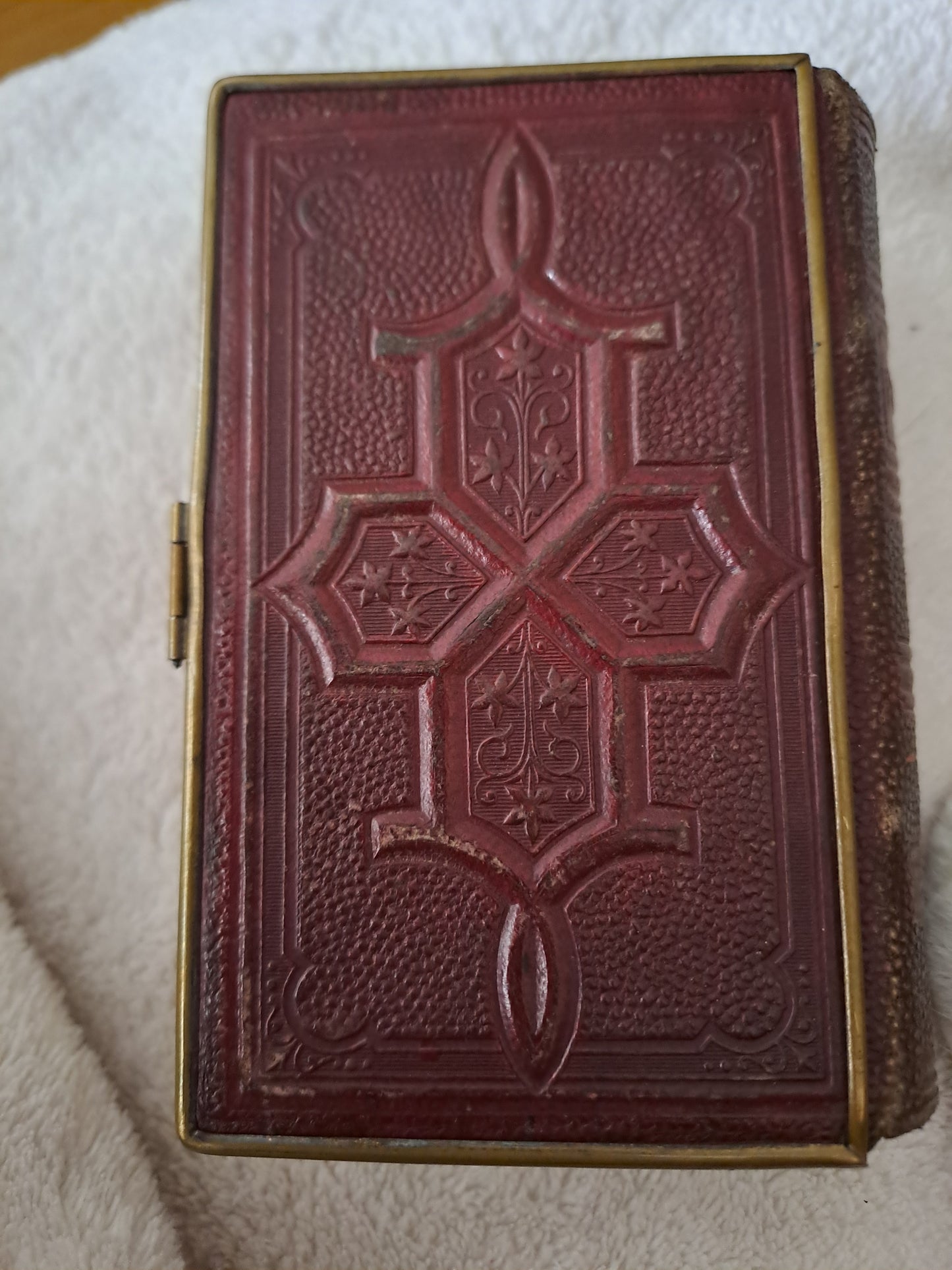 Paroissien romain contenant les offices des dimanches......