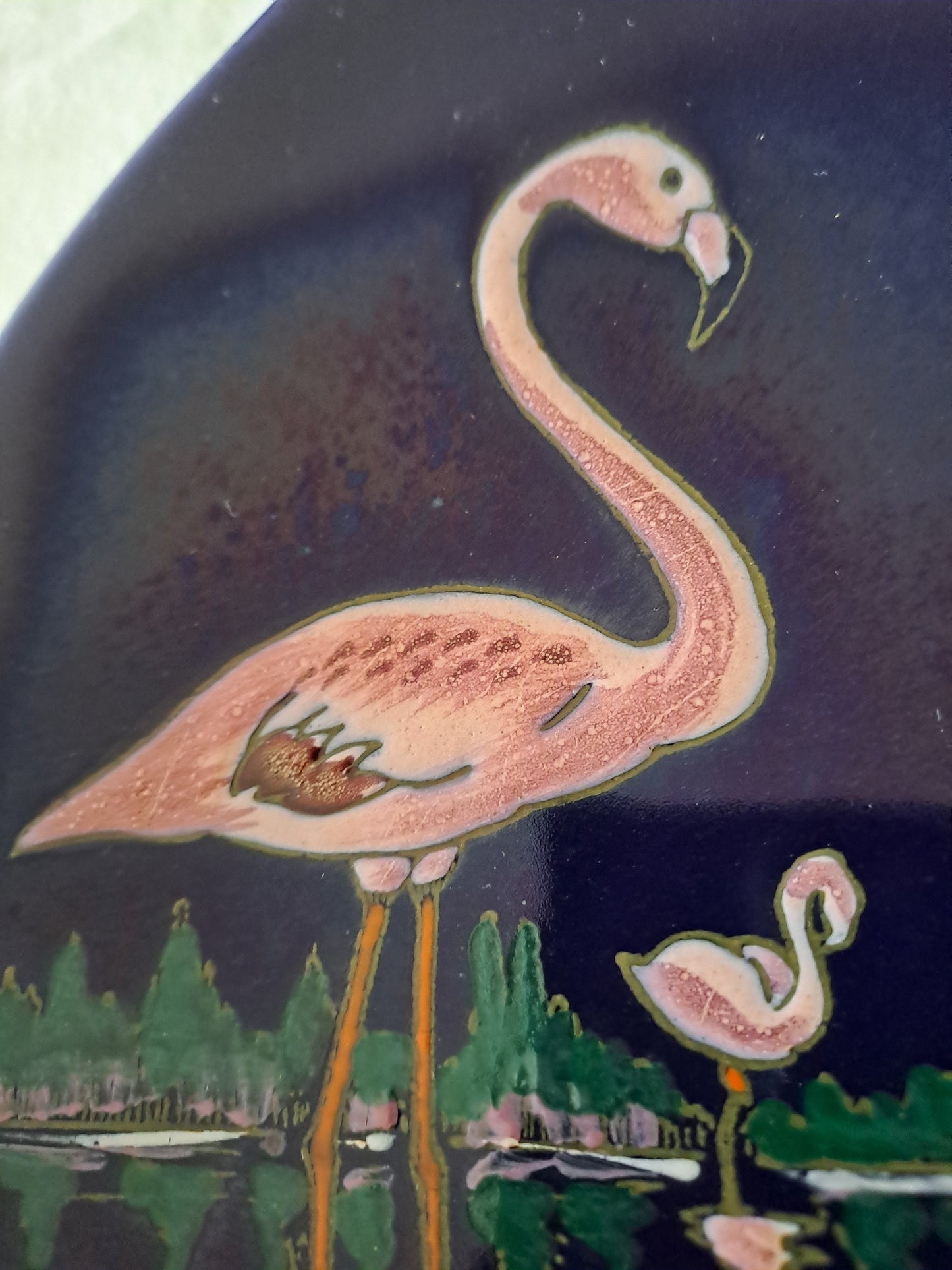 Assiette Murale Longwy Figurant Trois Flamands Roses. Grand Feu. Numéroté 3522. Ancien Vintage décoration. 