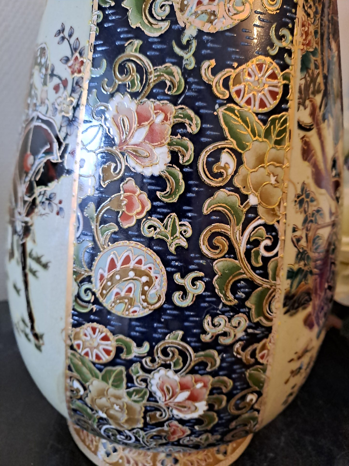 Grand Vase. Satsuma ( dans le goût).