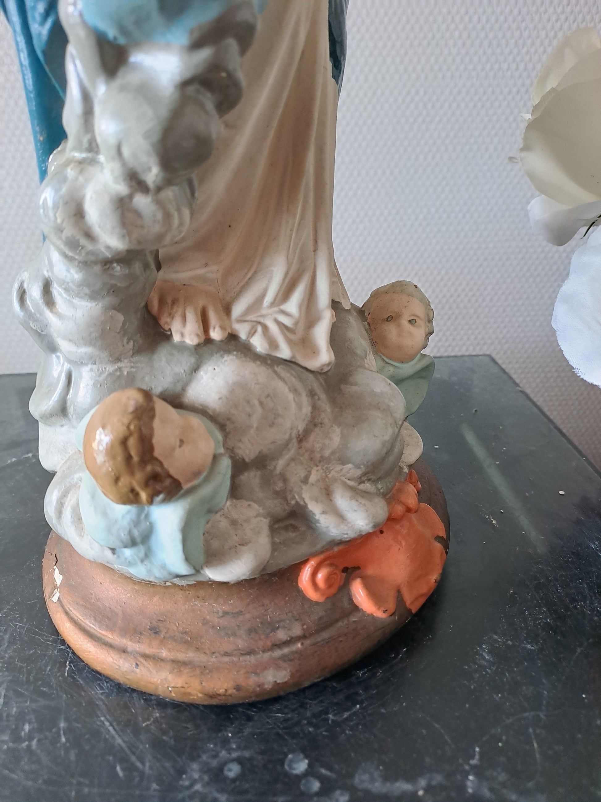 Statue représentant Notre-Dame des Victoires. 46 cm de haut. N°2. Ancien Vintage catholique. 