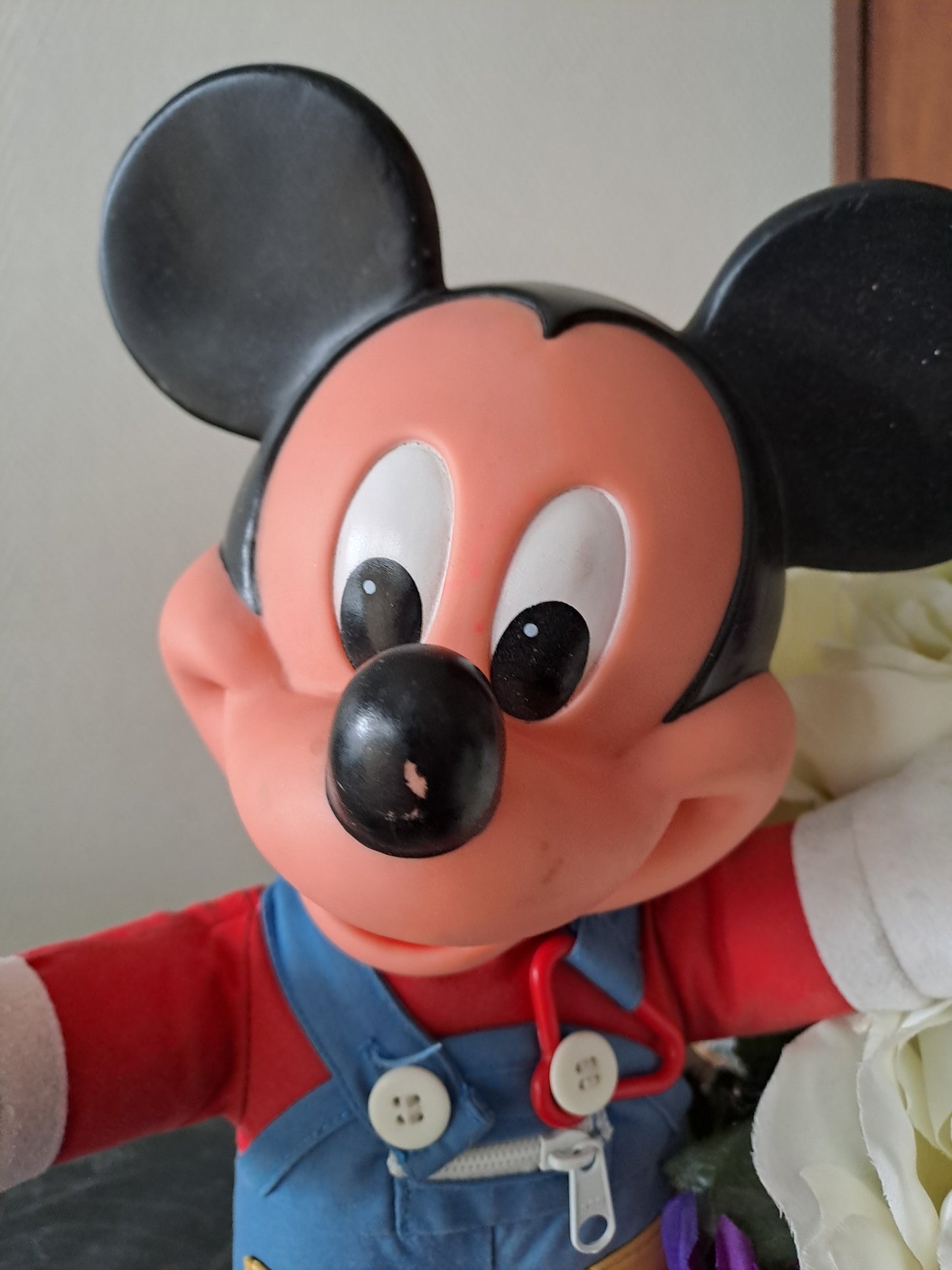 Disney. Mickey Mouse. Vintage. Matel. 37 cm X 18 cm.
