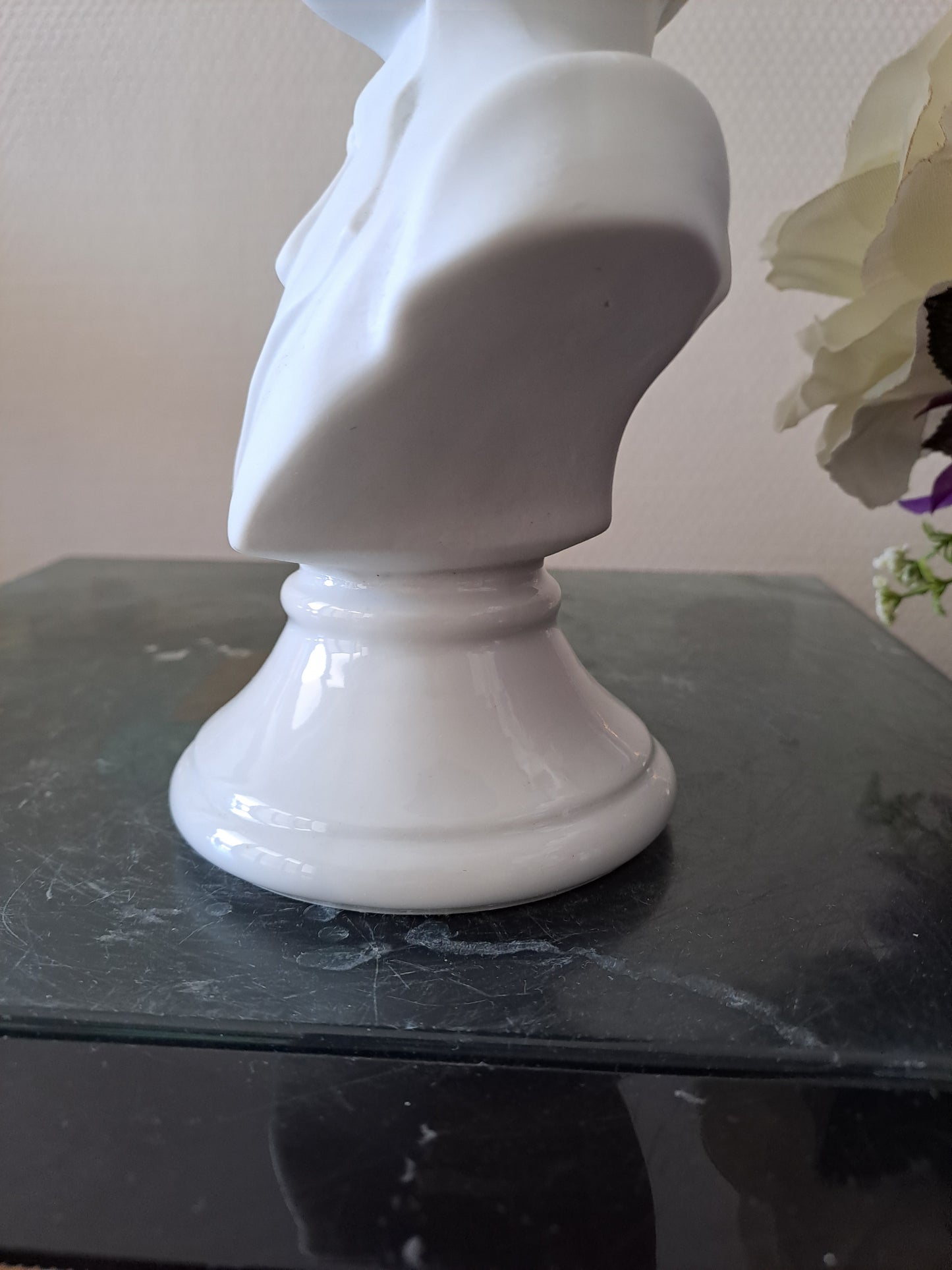 Buste garçon. Porcelaine et biscuits. Sambo.