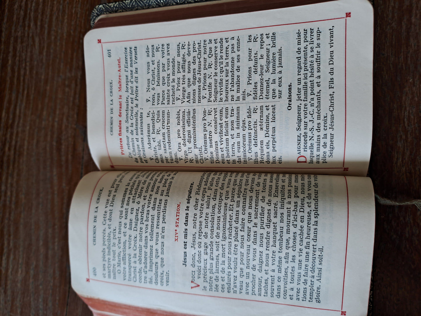 Missel vespéral des quatres saisons. Automne. Ancien livre de prières catholique vintage