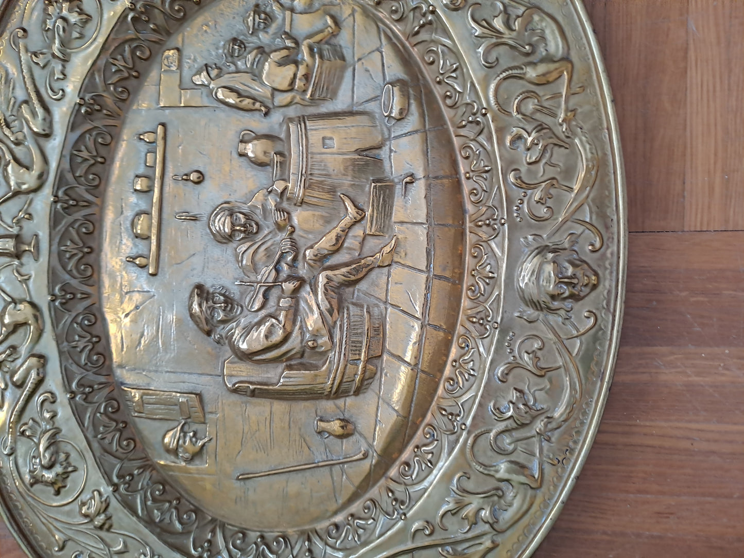 Plateau Murale Dans Le Goût de Teniers. Joueur de violon.