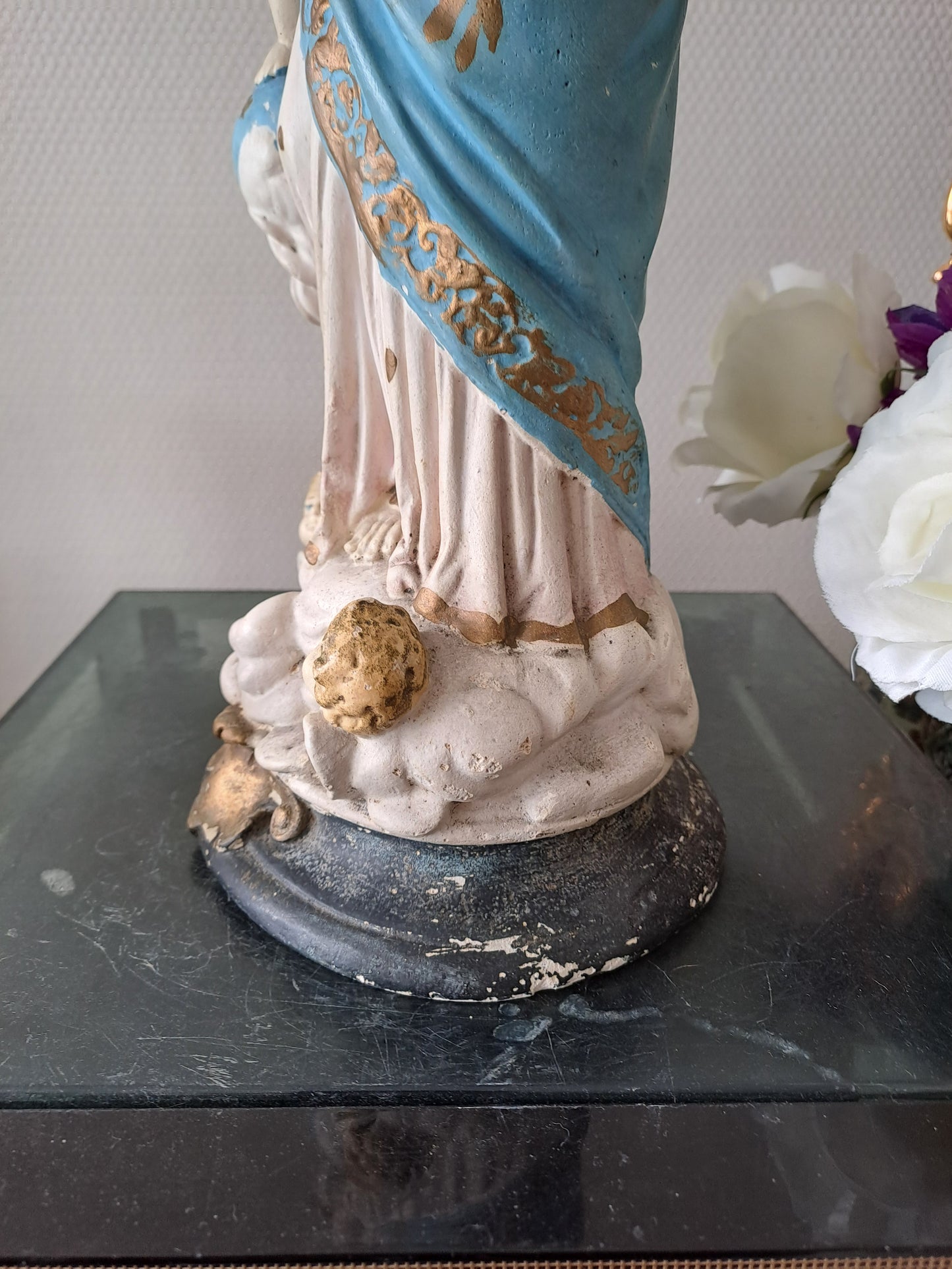 Statue Sainte Vierge Marie Notre-Dame des Victoires. Dites " Vierge au sourire " par Sainte Thérèse De L'enfant Jesus.