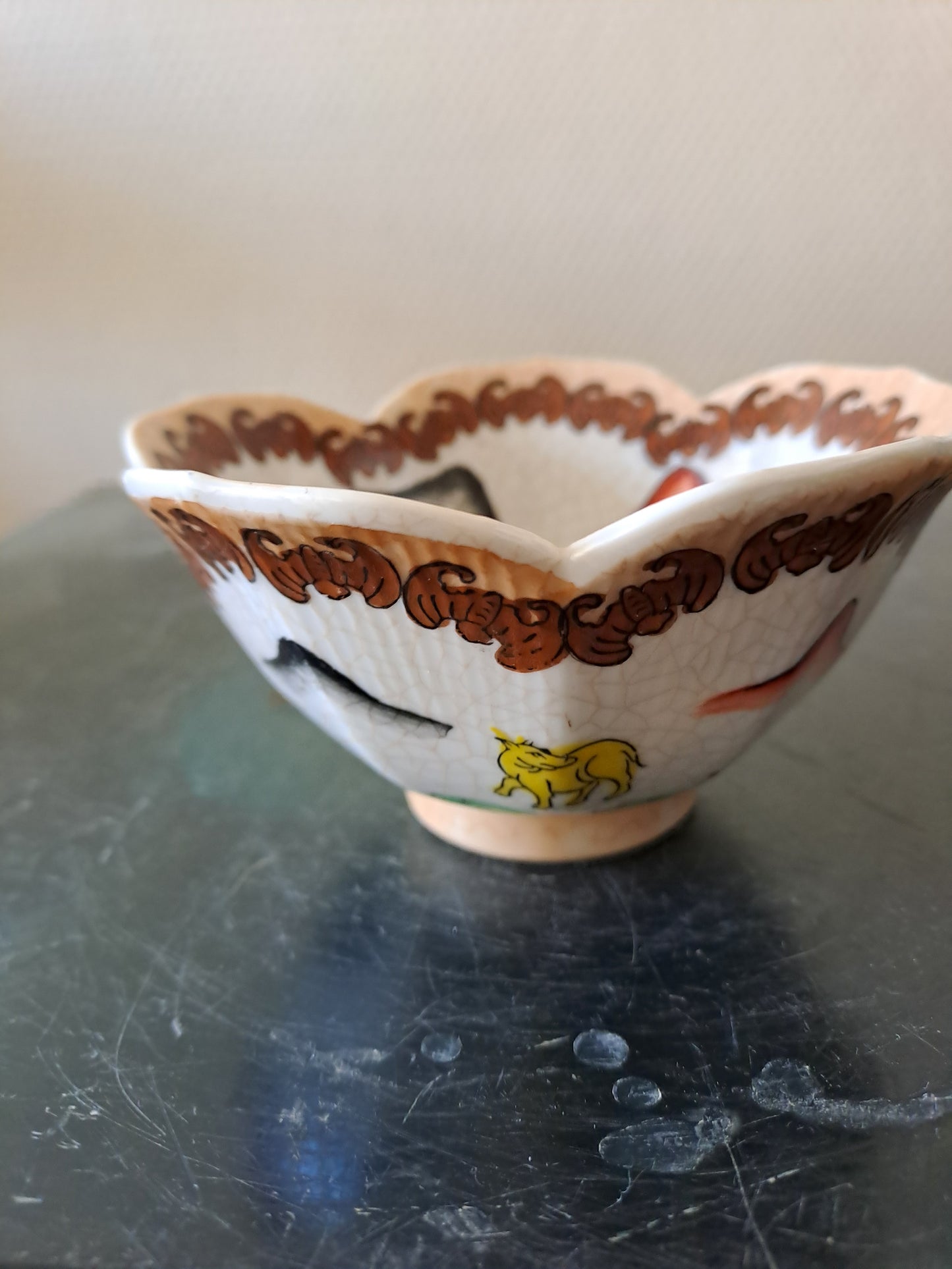 Bol 2 chine. Porcelaine forme Fleur de Lotus. Chine  Signé En Rouge