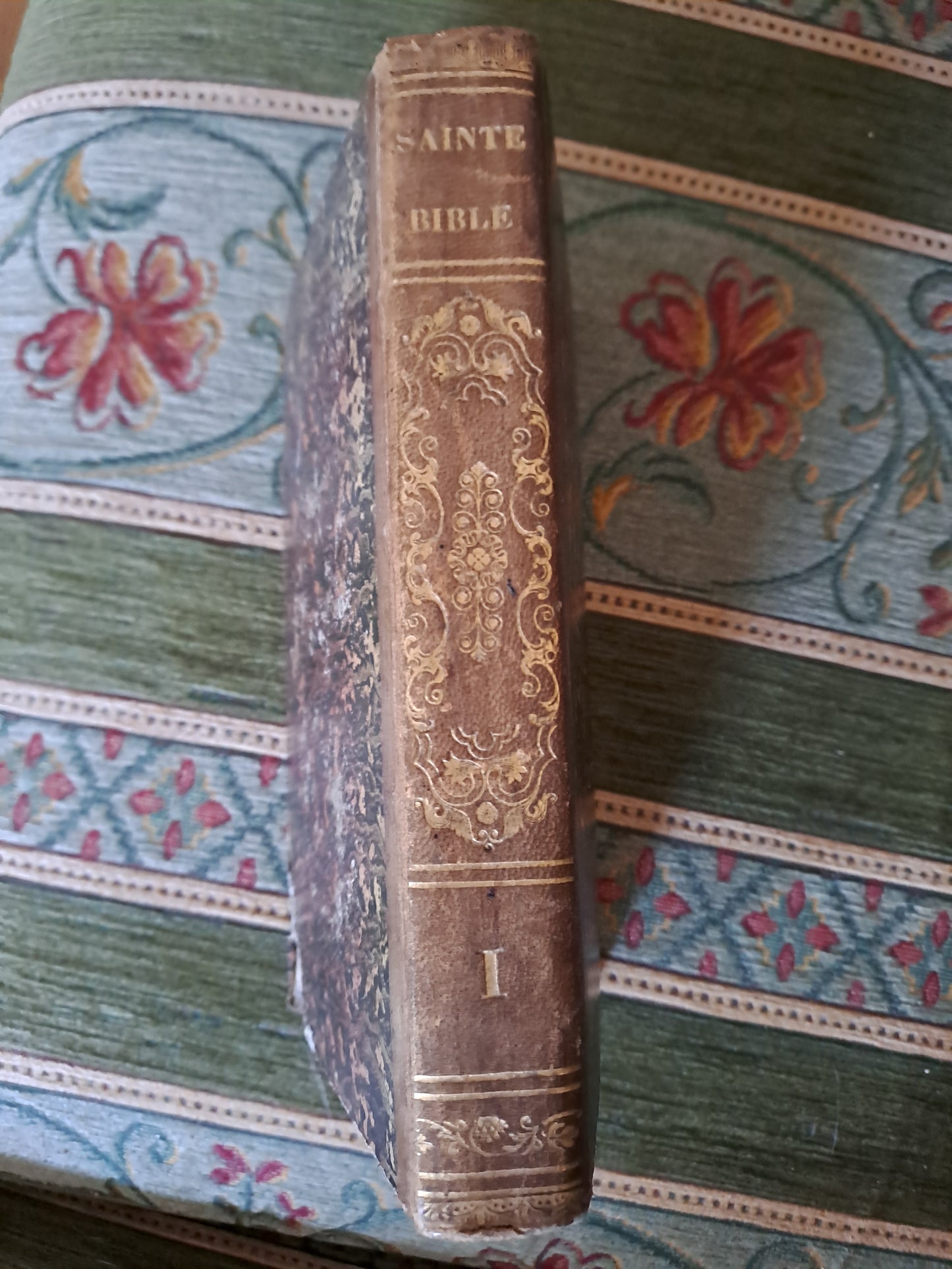 Bible. T1. 1835. R P De Carrières Commentaires De Menochius.