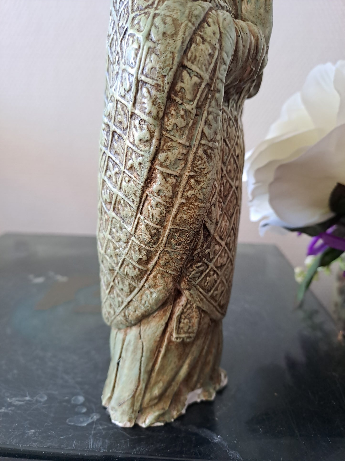 Statue en plâtre. Saint curé d'ars. Saint Jean-Marie Vianney.