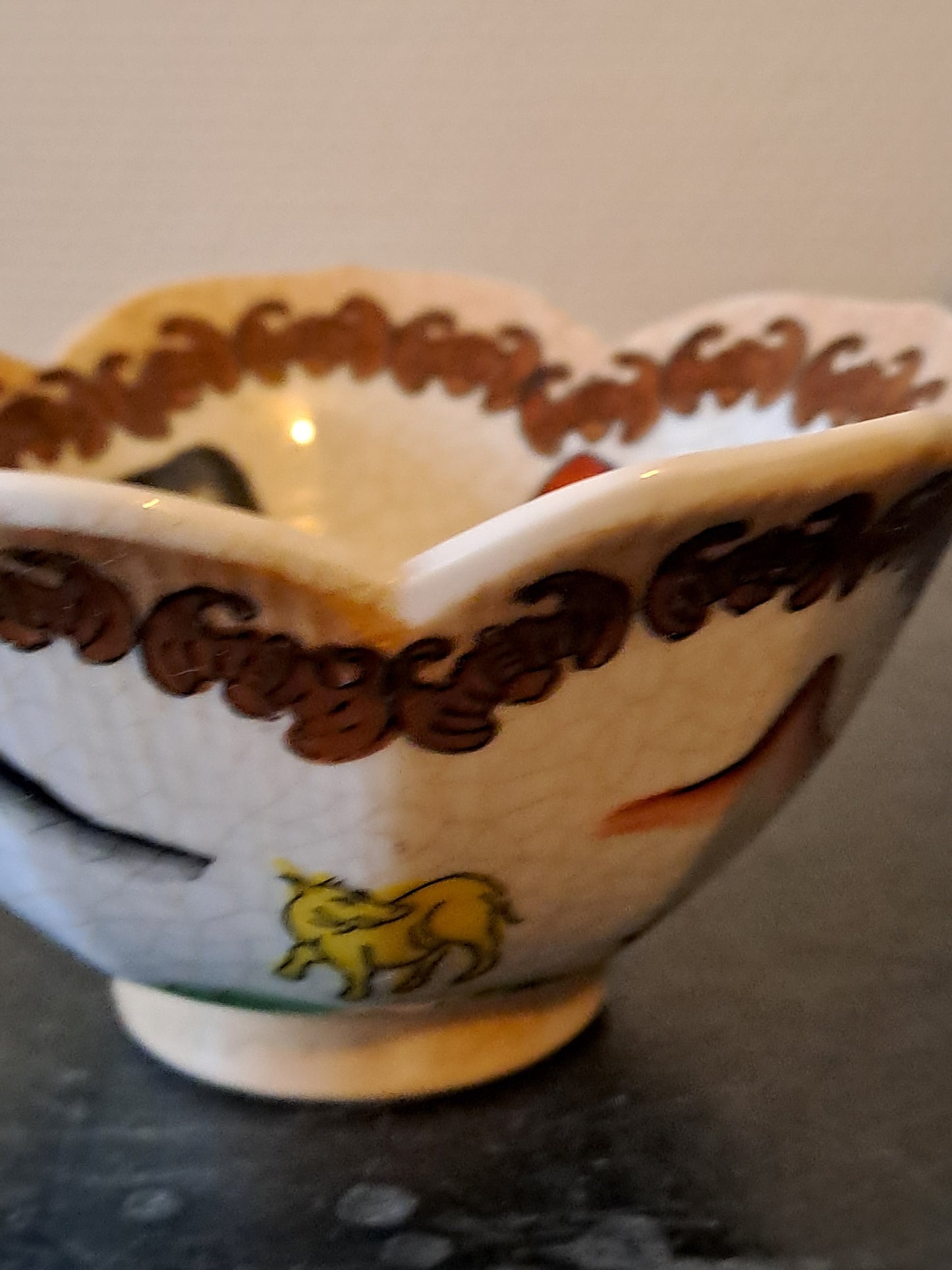Bol Riz Chinois 1. Porcelaine. Peint à la main. Asiatique. Signé En Rouge. Ancien decoration vintage.