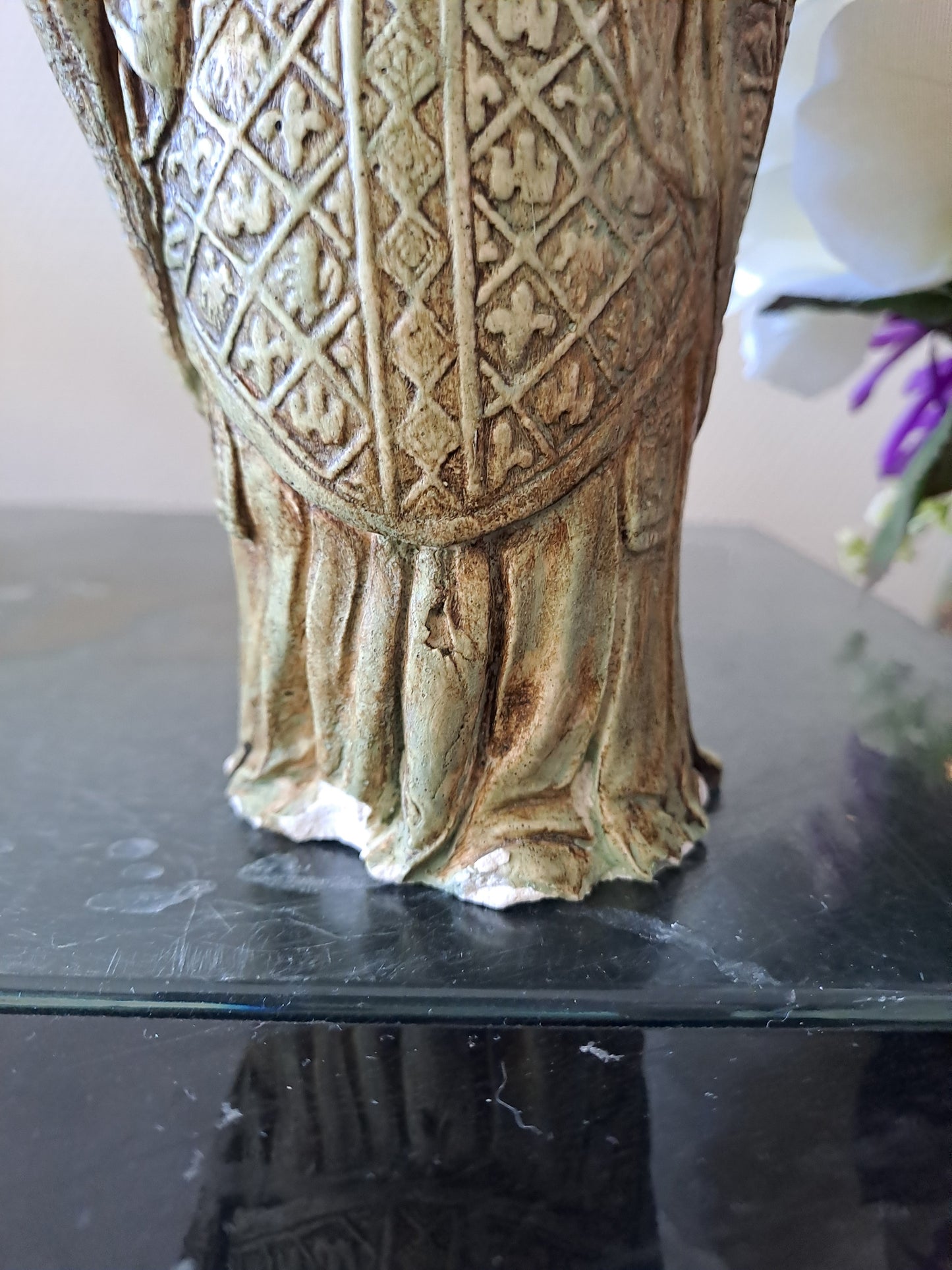 Statue en plâtre. Saint curé d'ars. Saint Jean-Marie Vianney.