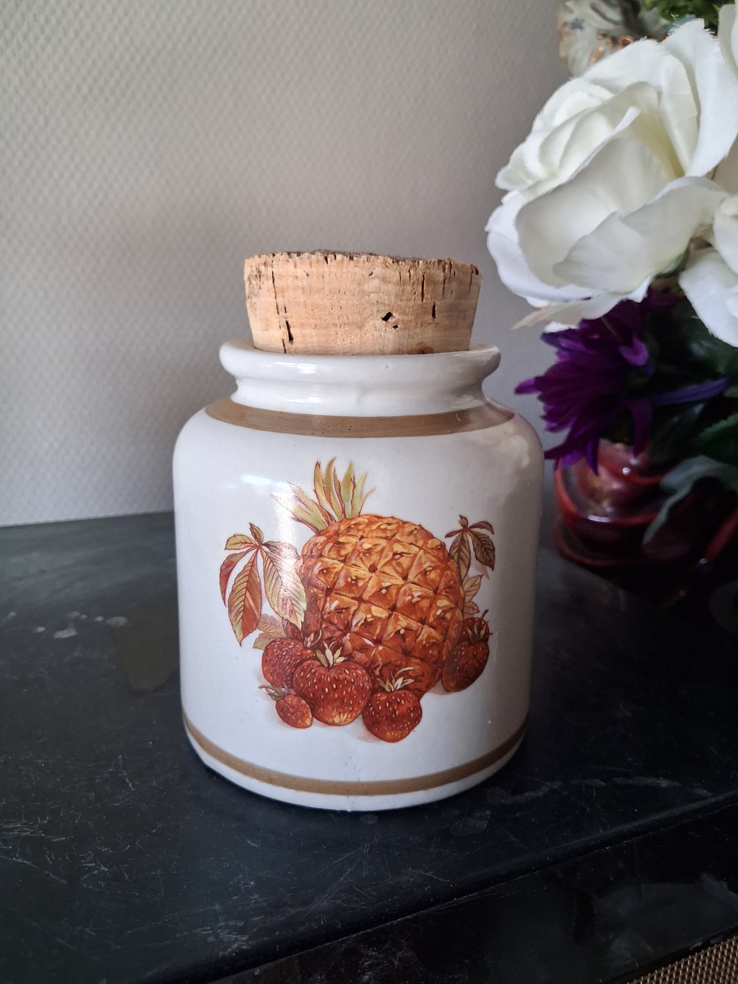 Pot en gres ananas fraises estampilles. Ancienne decoration vintage shabby