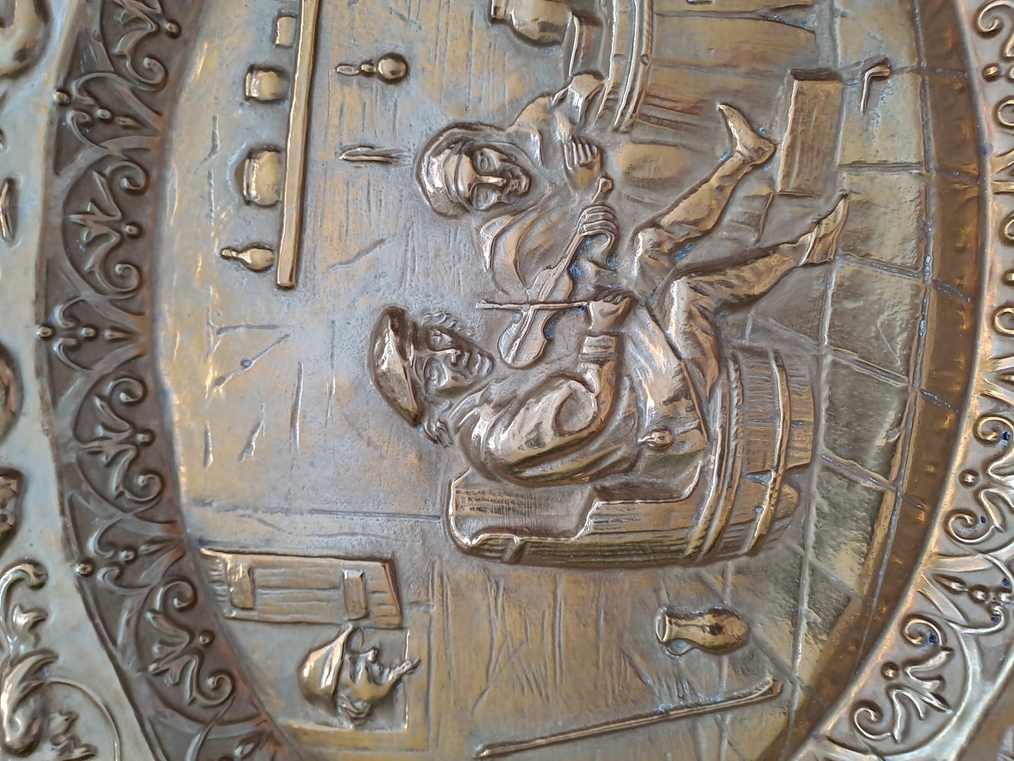 Plateau Murale Dans Le Goût de Teniers. Joueur de violon.