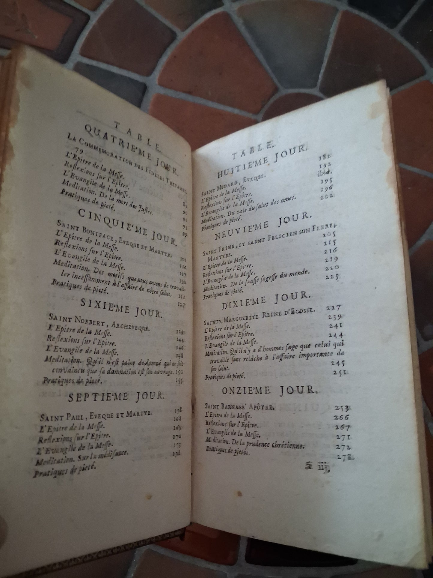 Année chretienne. Juin 1717. Exercices de piété pour tous les jours. Ancien livre vintage catholique.