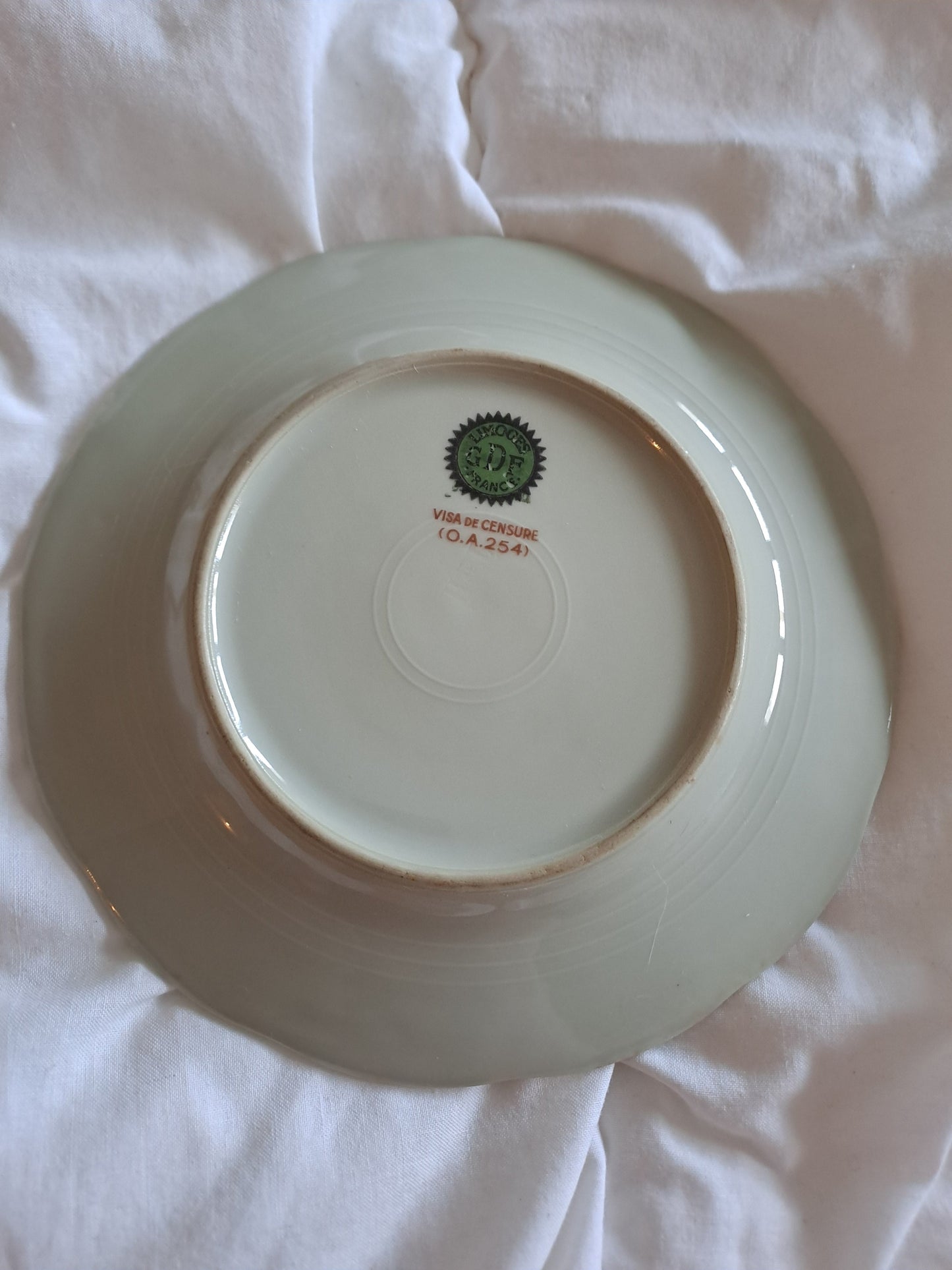 Assiette représentant Philippe Pétain en Porcelaine. Limoges France. 16 cm. 