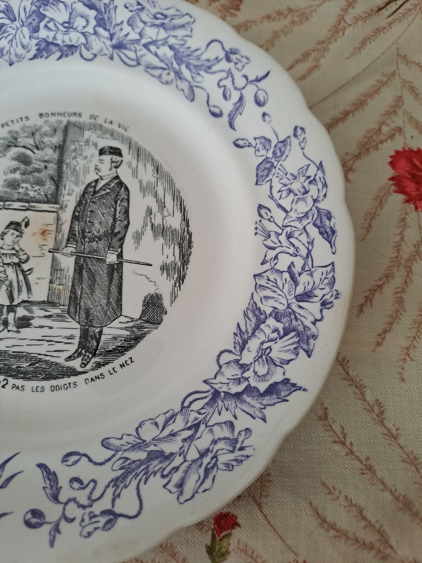 Assiette décorative Parlante. Faïence. H. B. Choisy Le Roi. N°12.